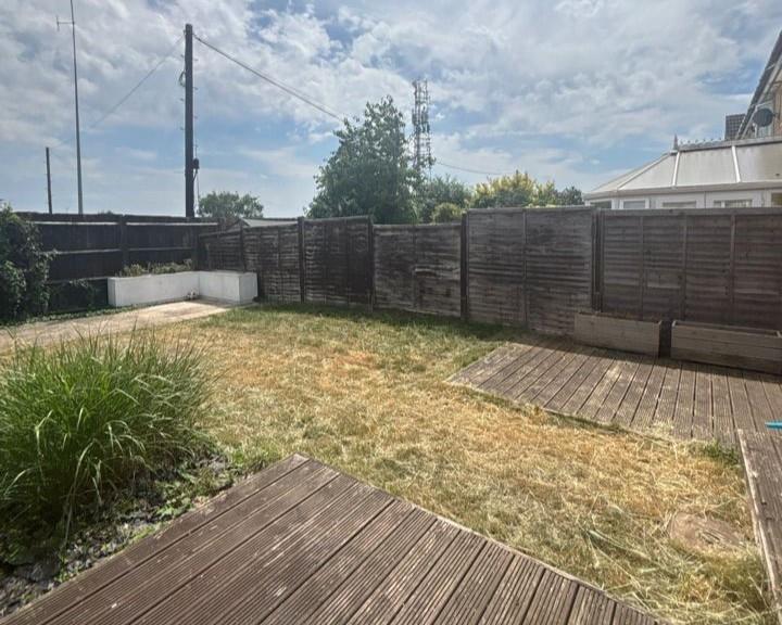 Flinters Close, Wootton