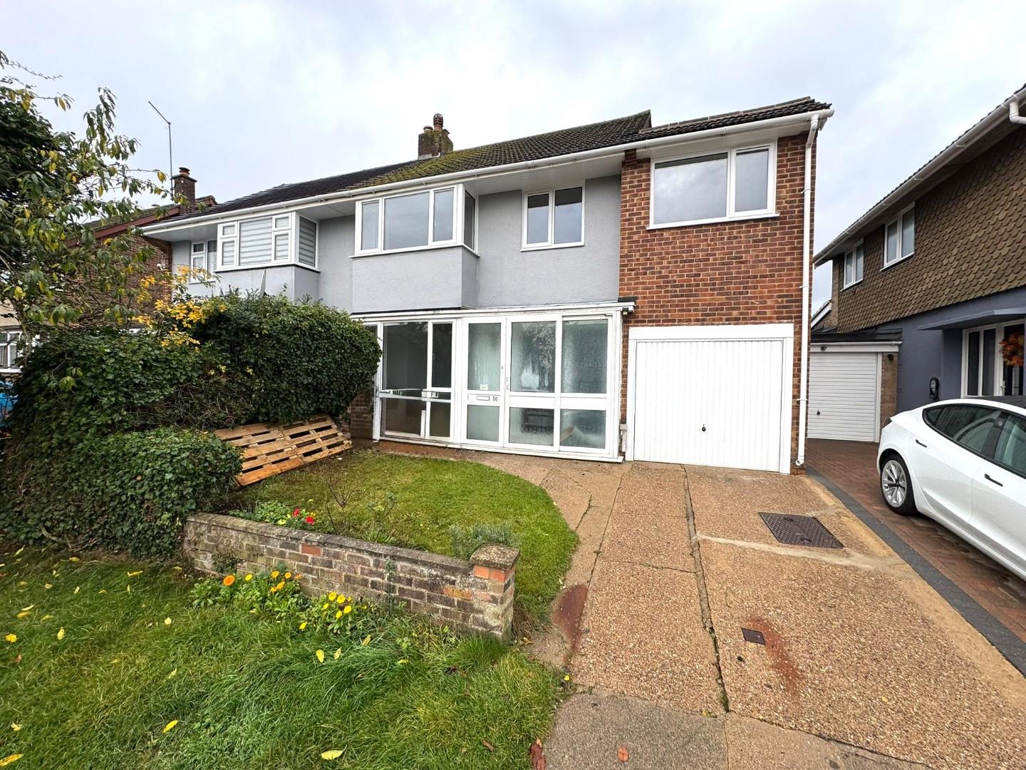 Cotswold Avenue, Duston