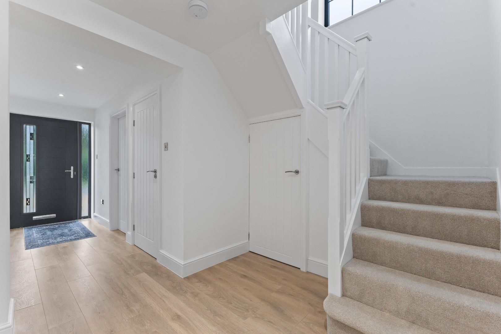 Thorpeville, Moulton