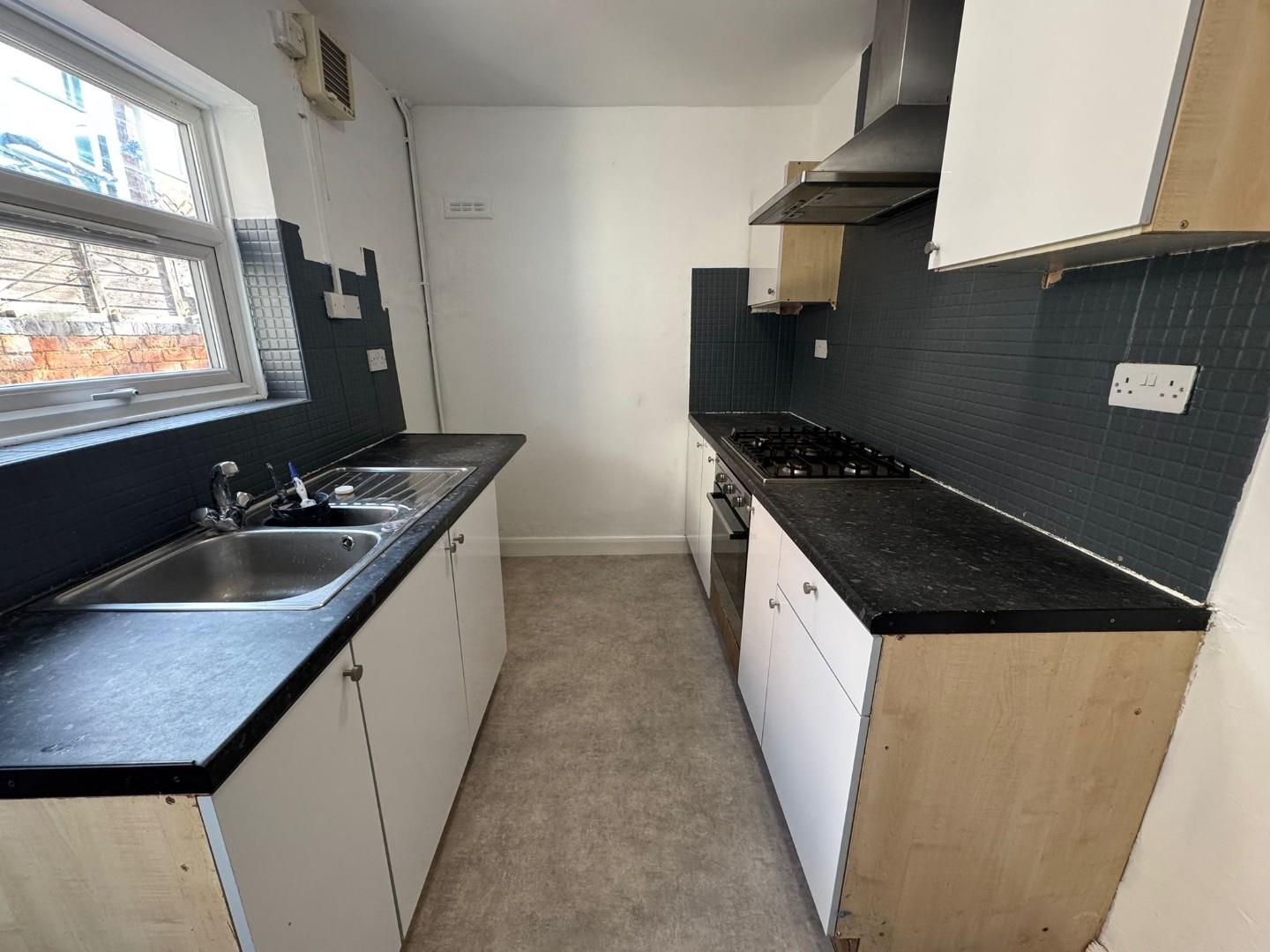 Hampton Street, Semilong