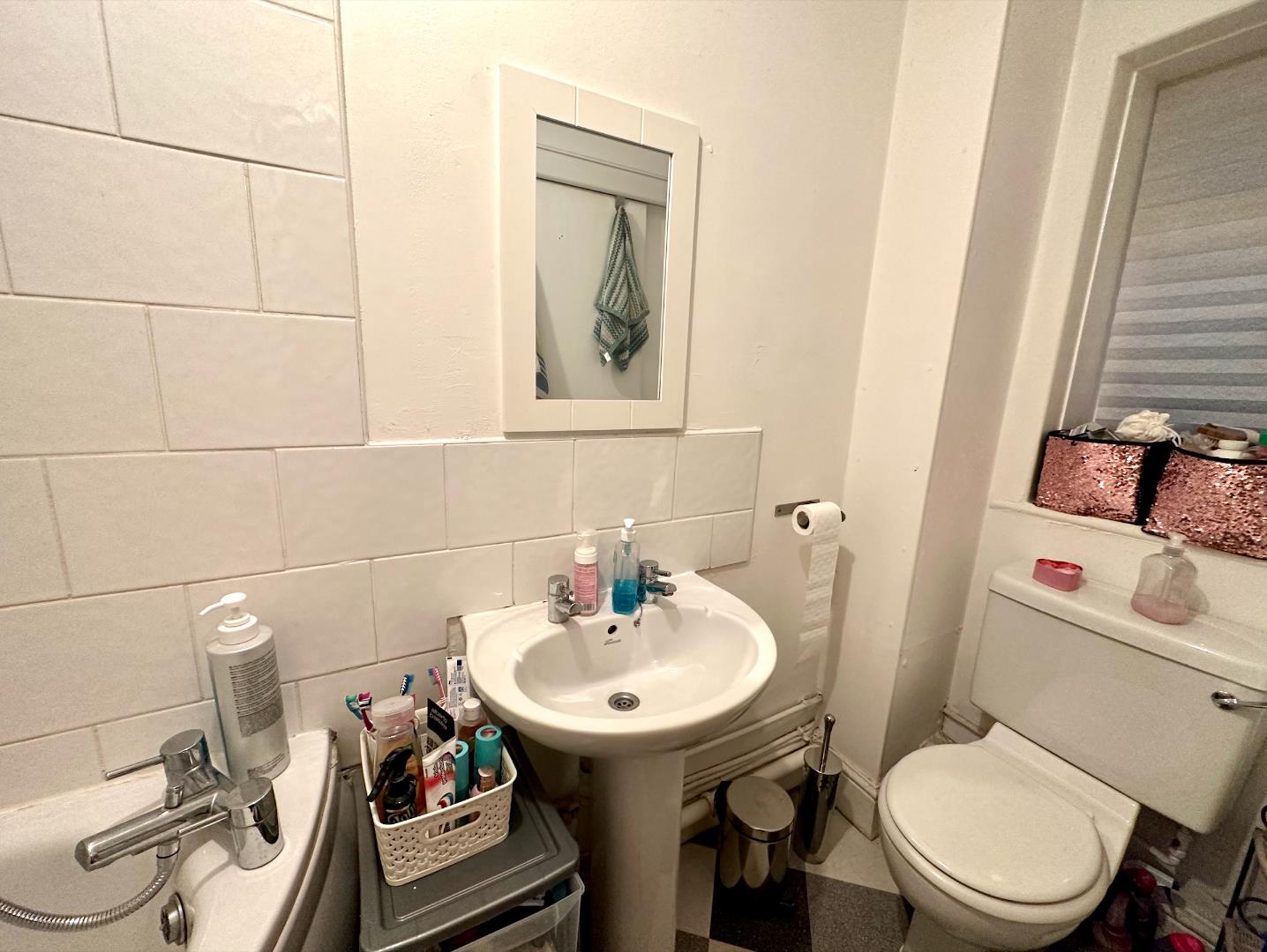 St. Georges Place, Barrack Road