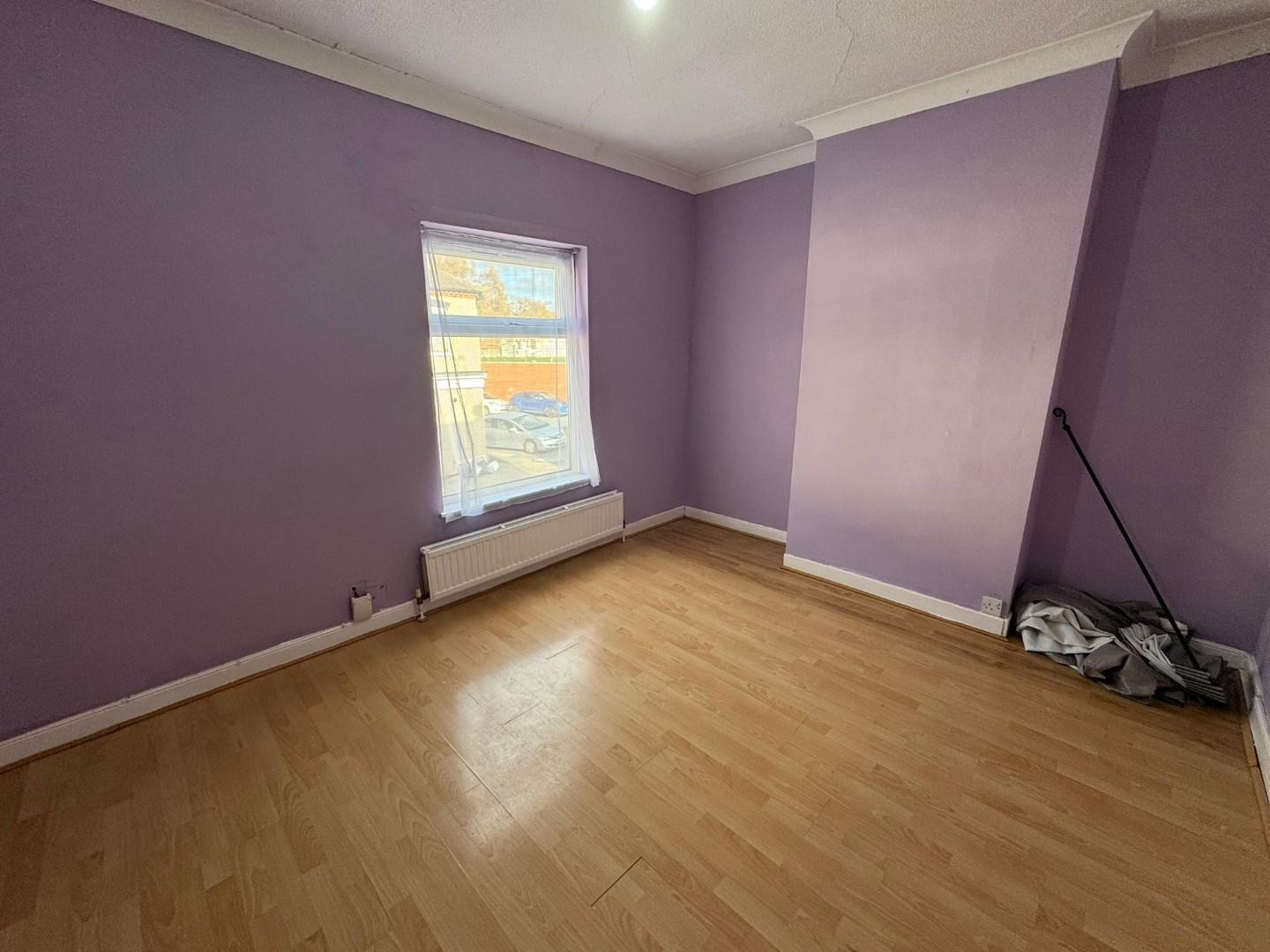 Hampton Street, Semilong