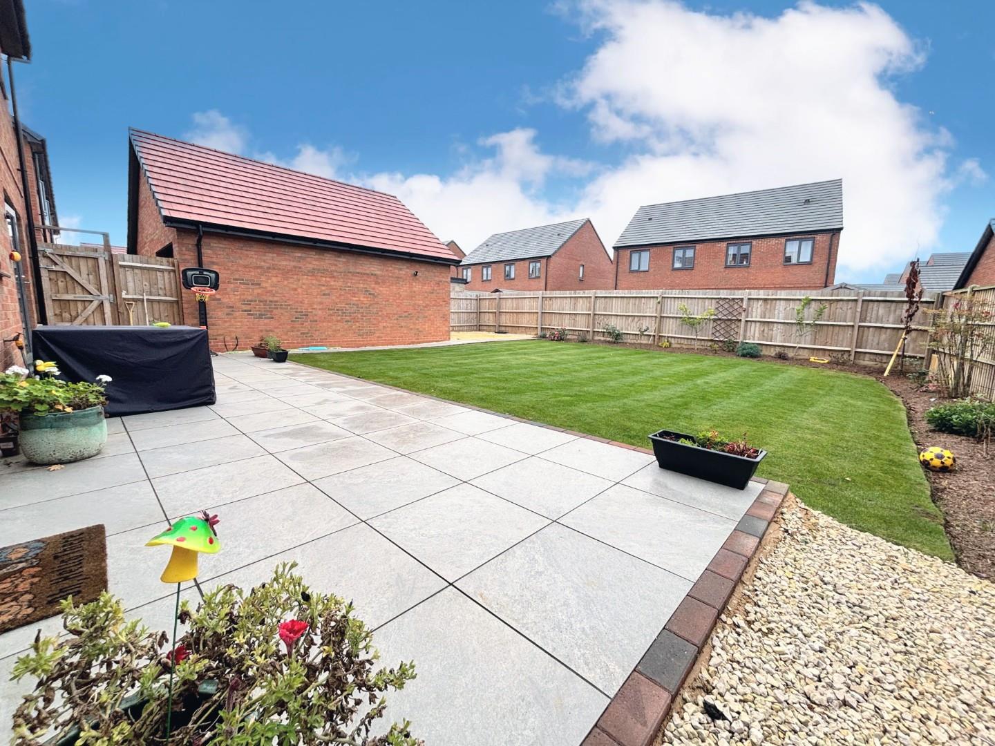 Silver Birch Road, Wootton