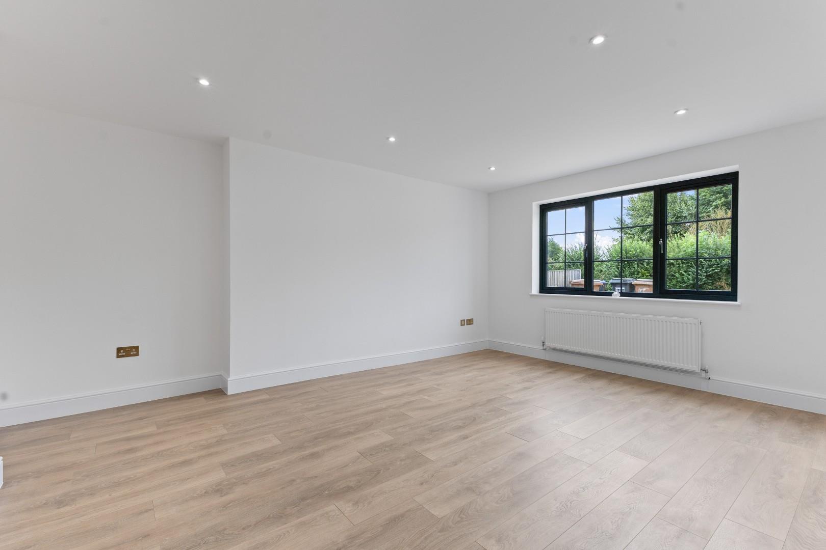 Thorpeville, Moulton