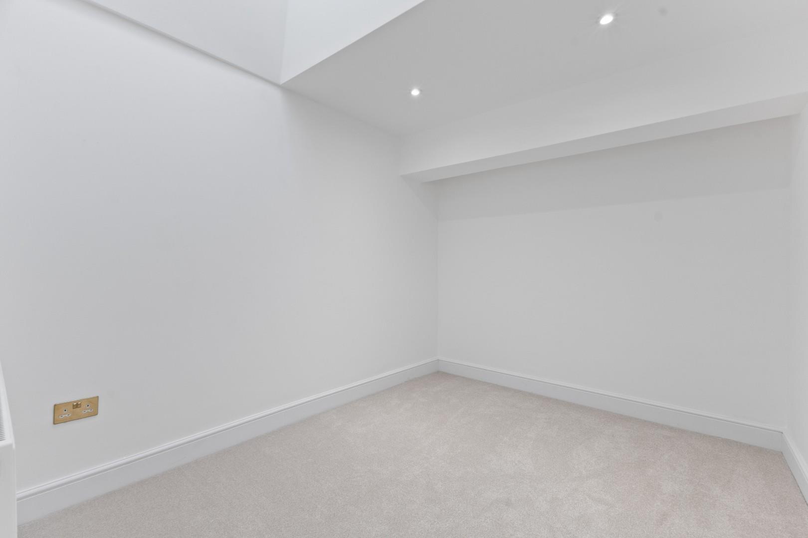 Thorpeville, Moulton