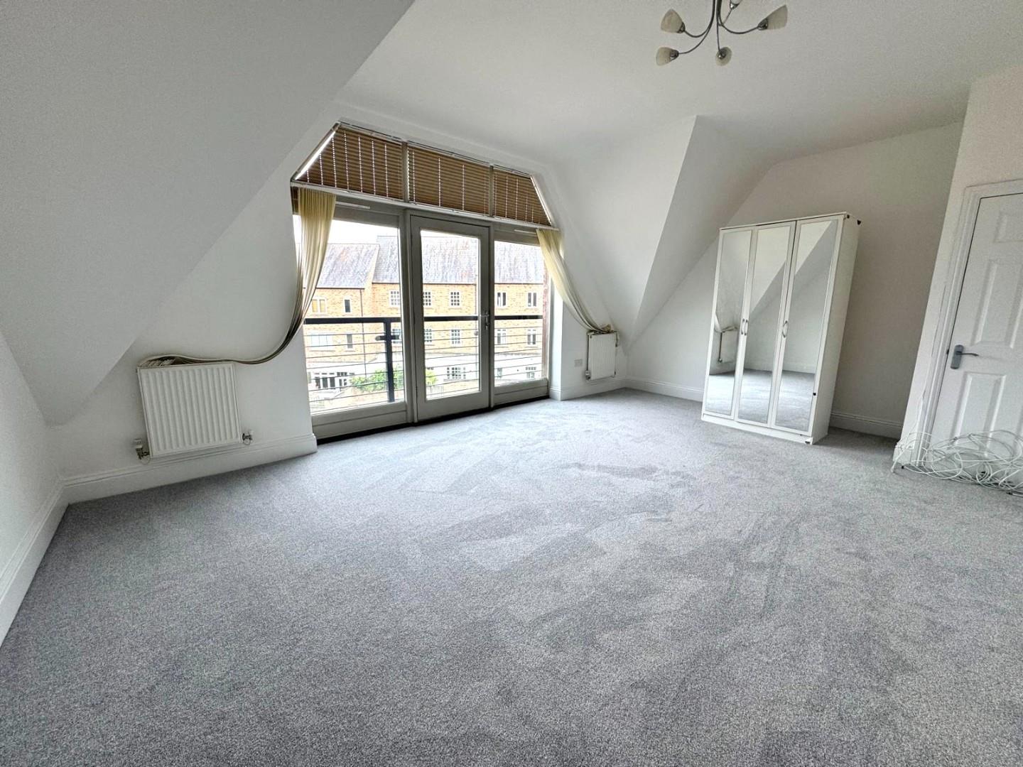 Mill Pond Drive, Upton