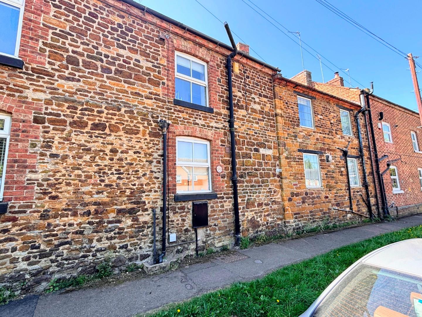 High Street, Hardingstone