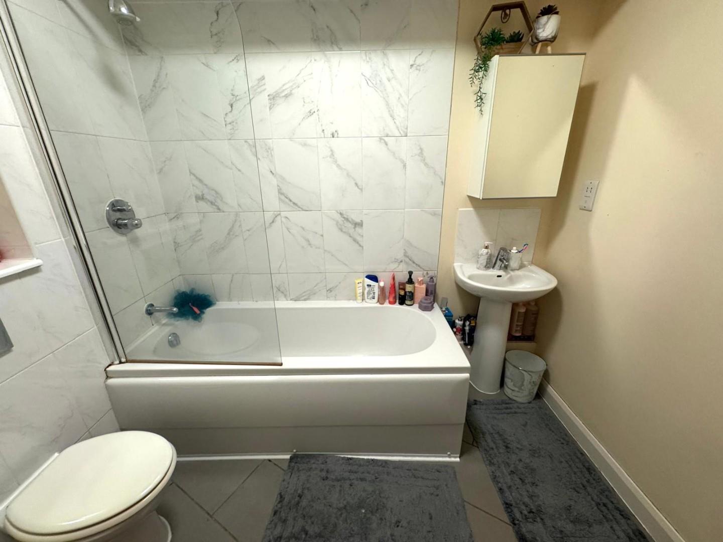 Mill Pond Drive, Upton