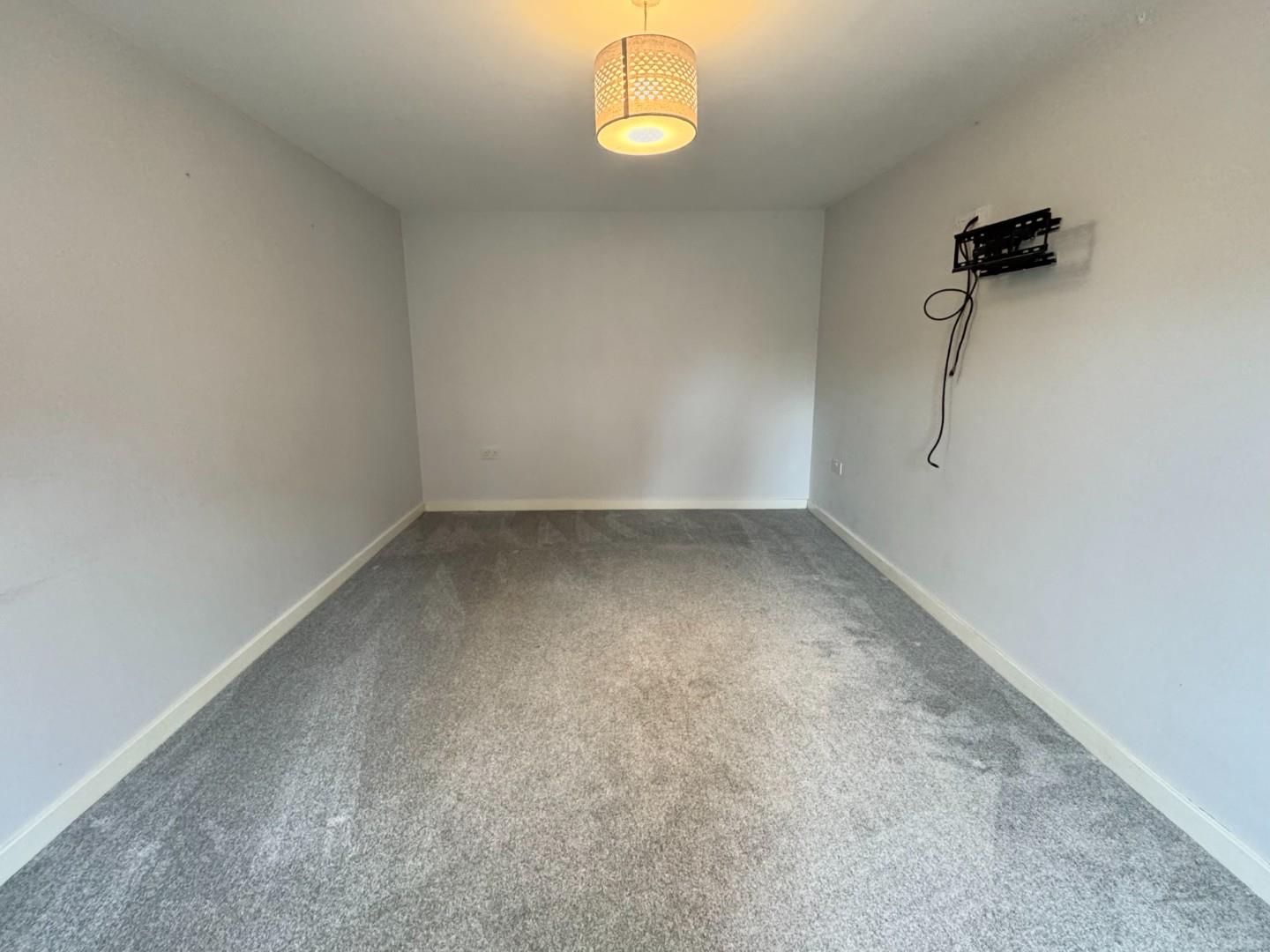 Kent Crescent, St. Crispin