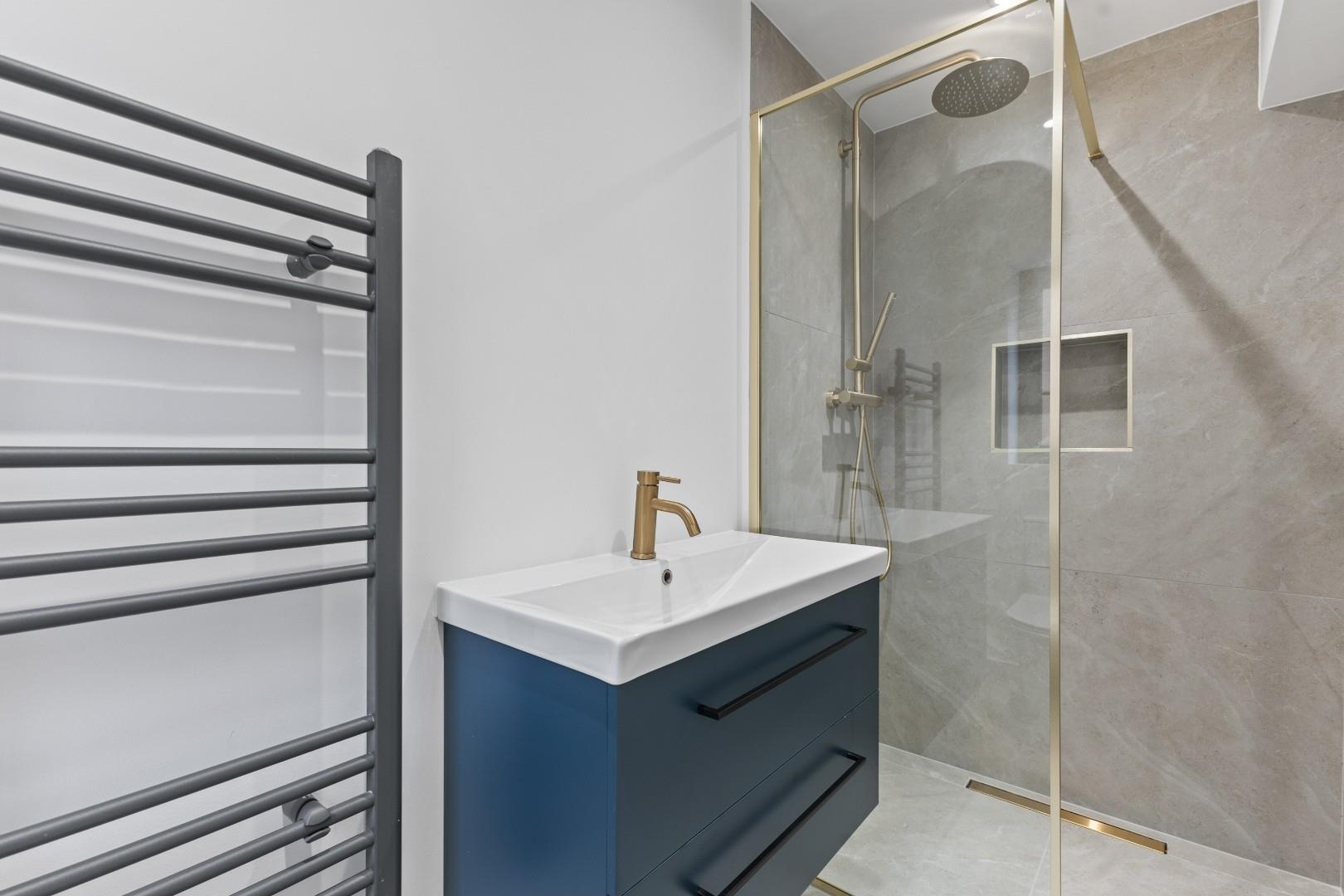 Thorpeville, Moulton