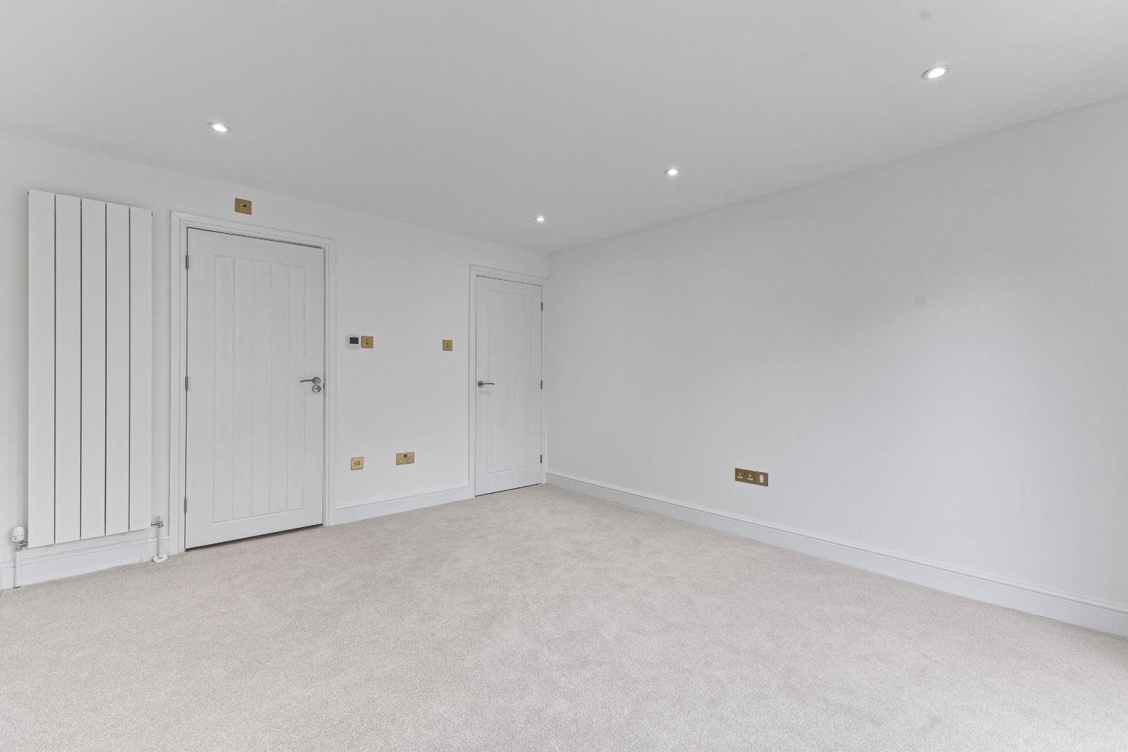 Thorpeville, Moulton