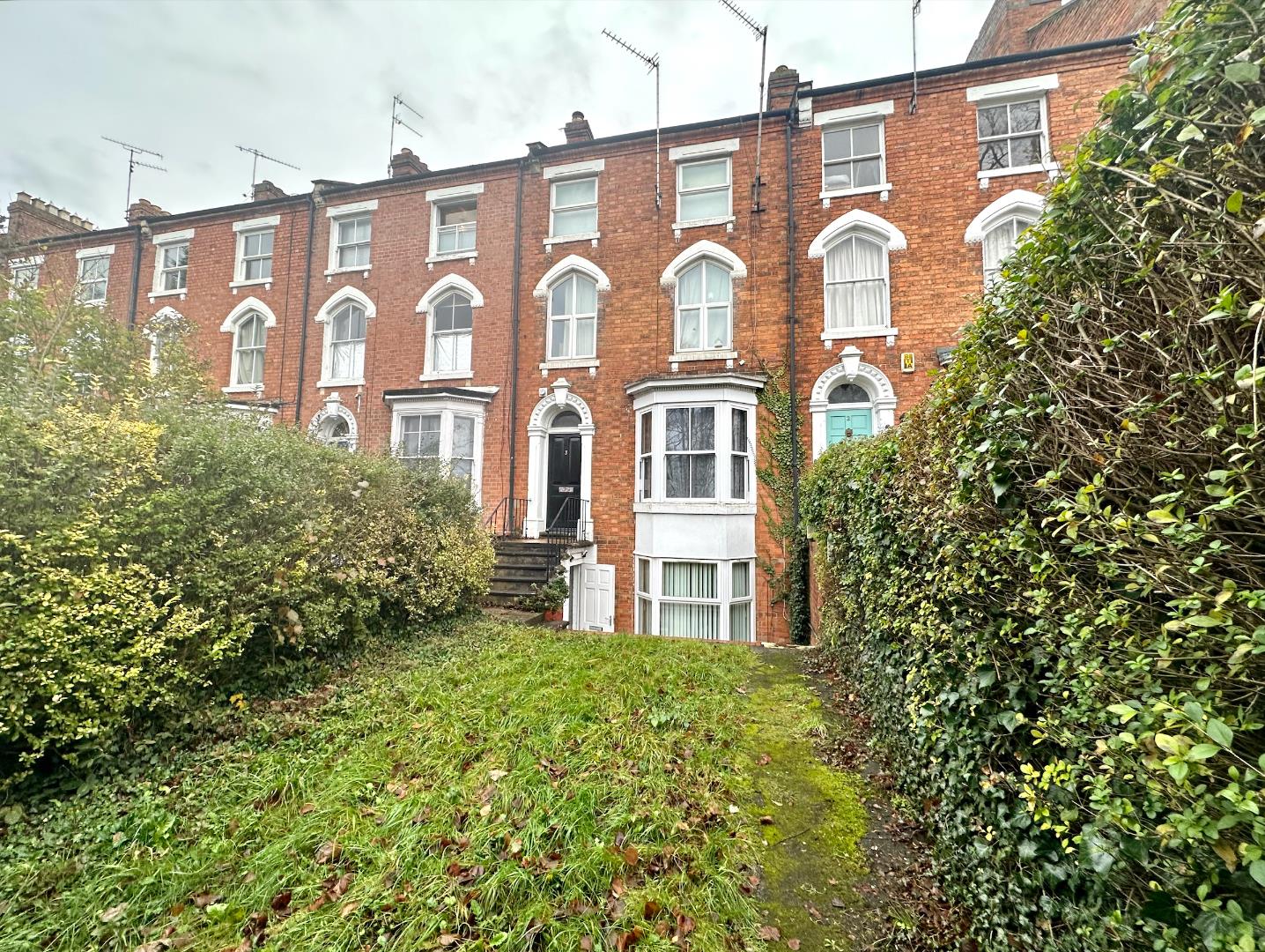 St. Georges Place, Barrack Road