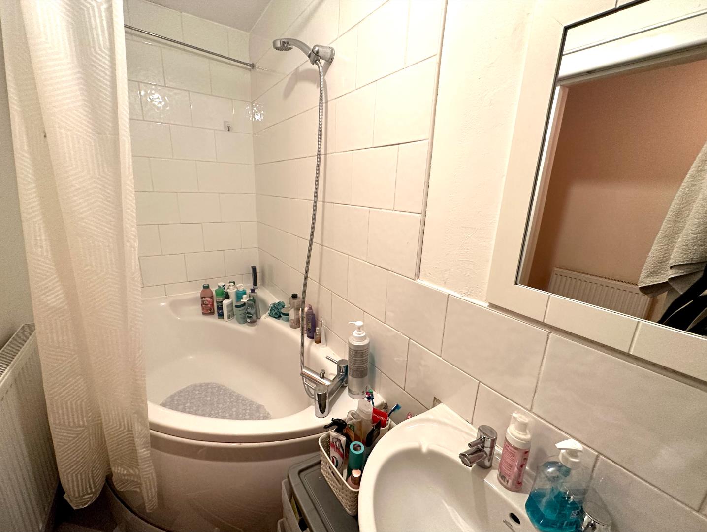 St. Georges Place, Barrack Road