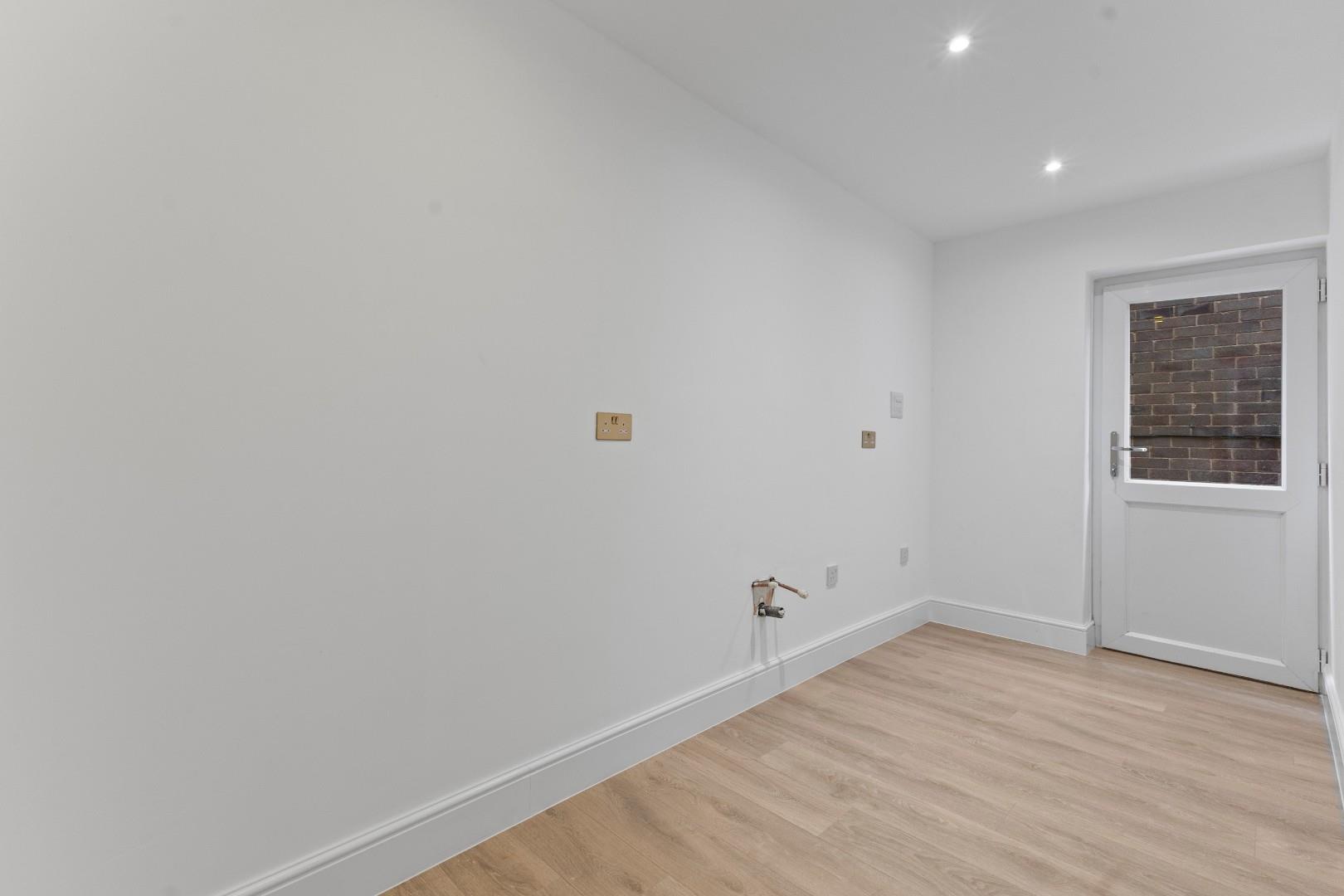 Thorpeville, Moulton