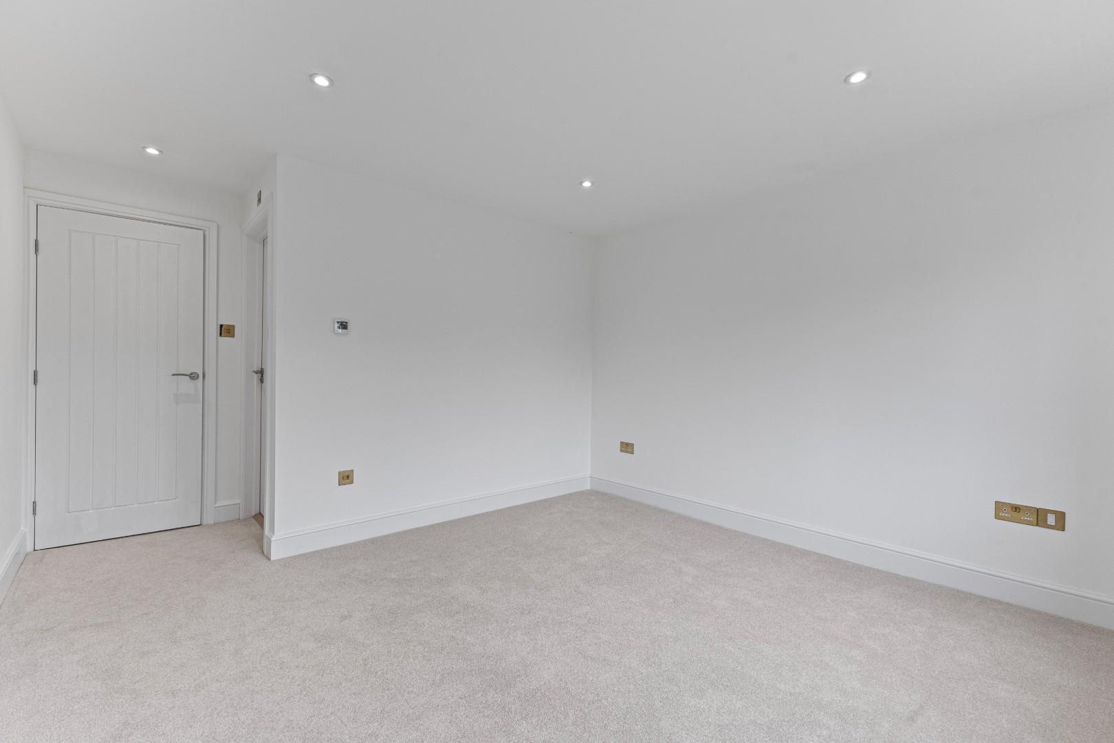 Thorpeville, Moulton