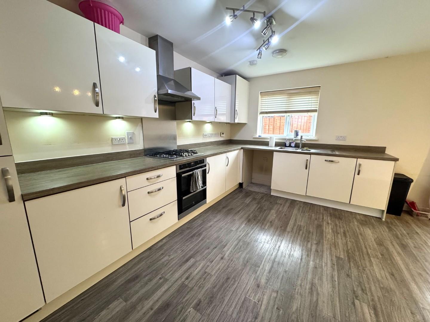 Kent Crescent, St. Crispin