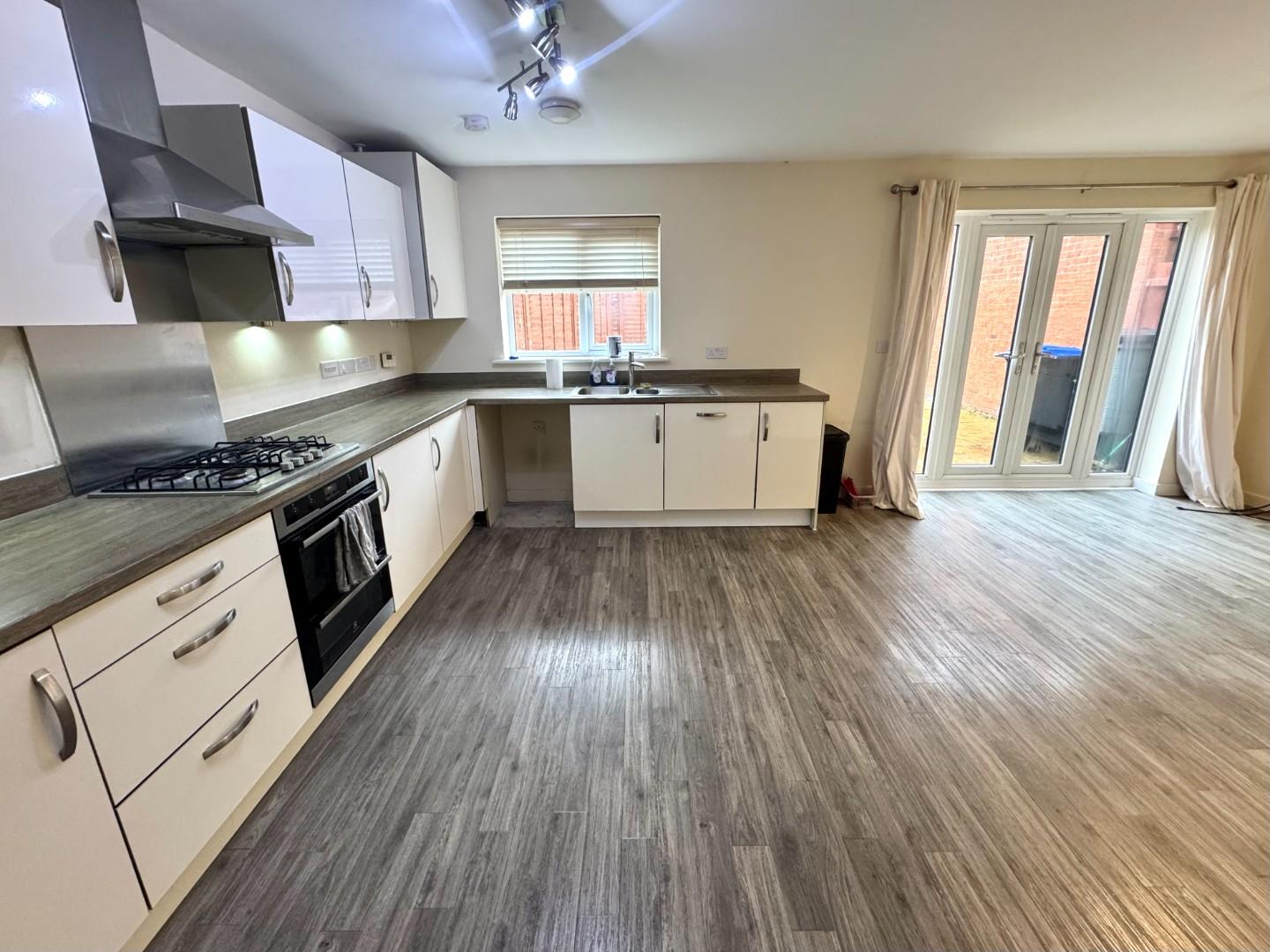 Kent Crescent, St. Crispin