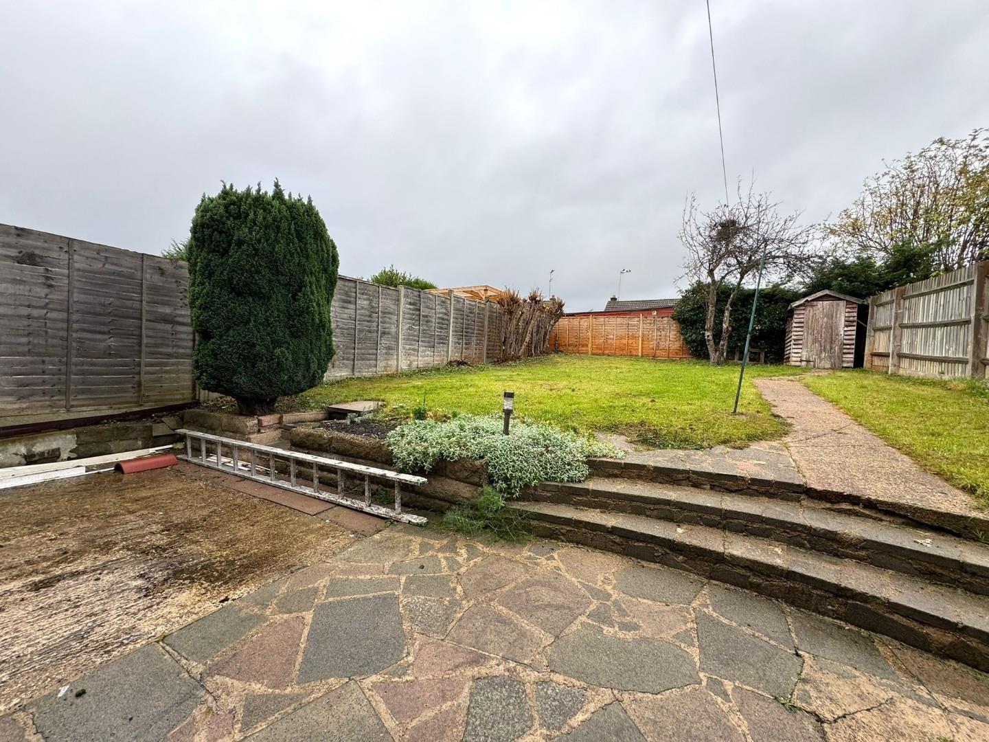 Cotswold Avenue, Duston