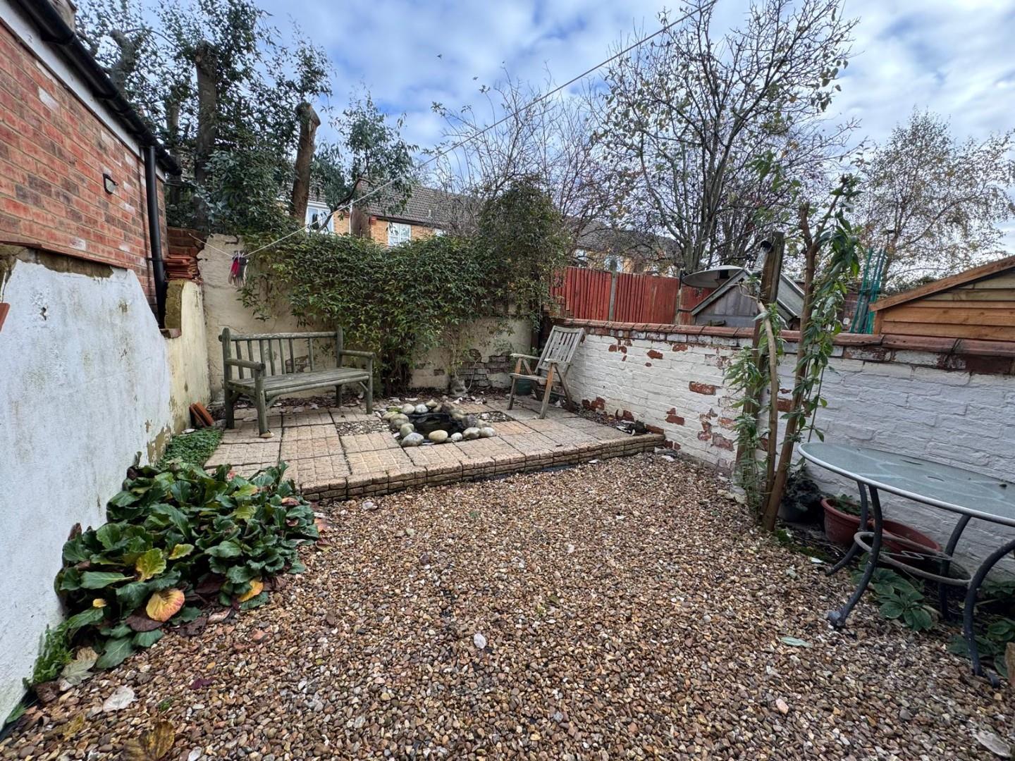 Tebbutts Yard, Earls Barton