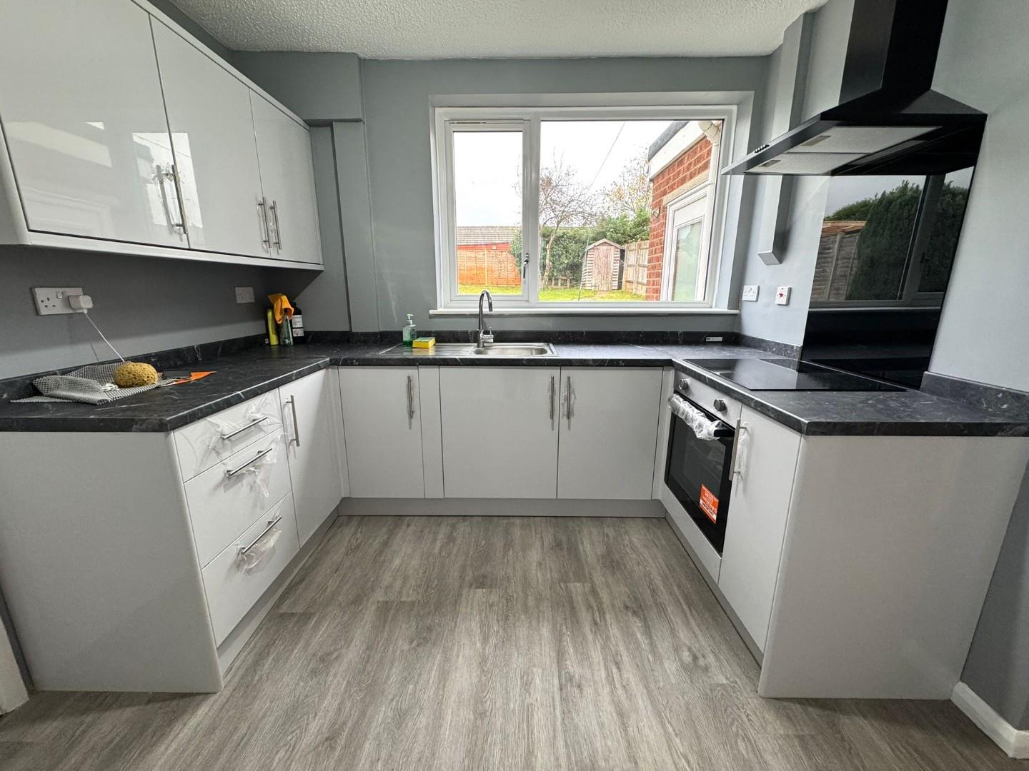 Cotswold Avenue, Duston