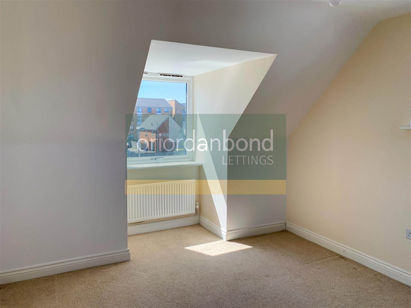 Strathspey Gate, Broughton