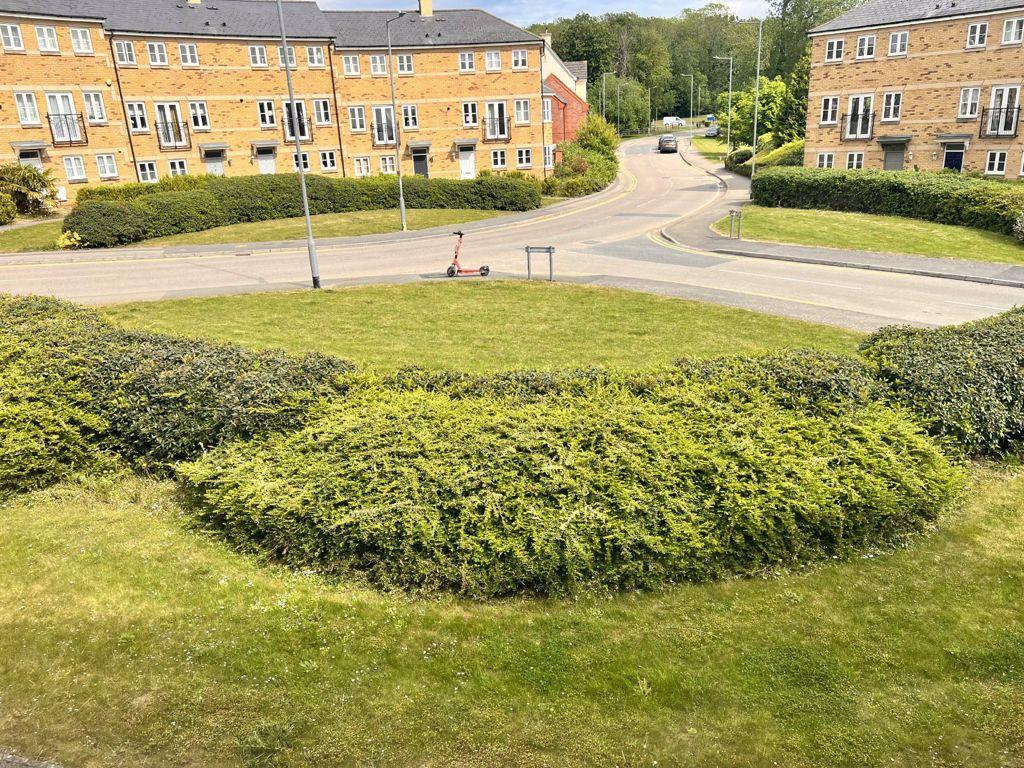 Dent Close, St. Crispin