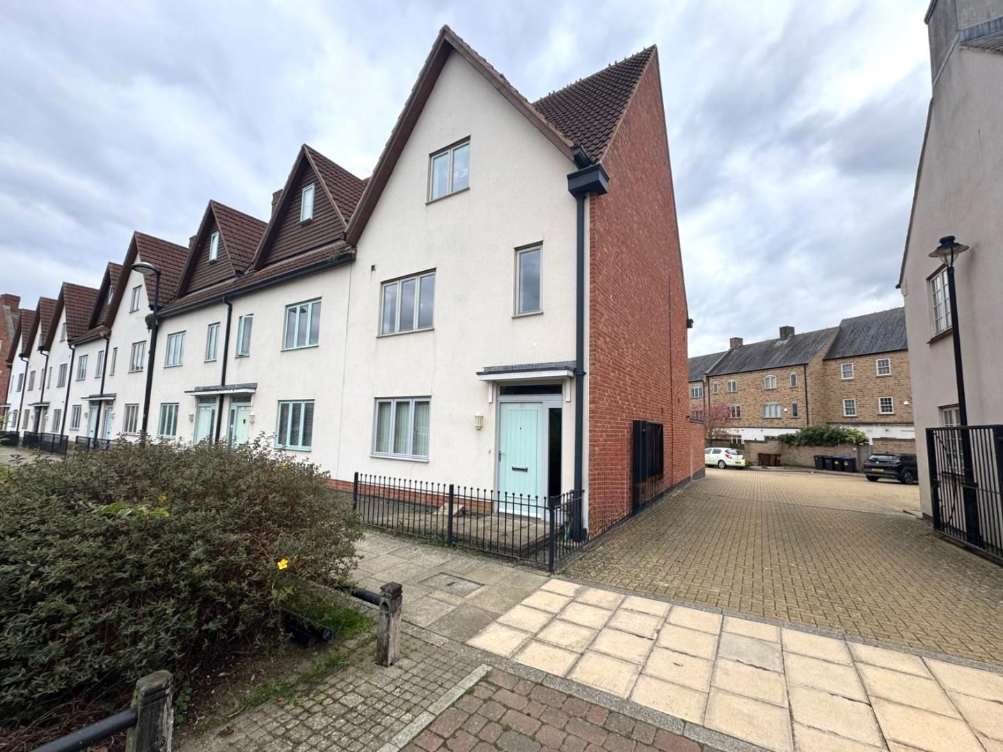 Mill Pond Drive, Upton