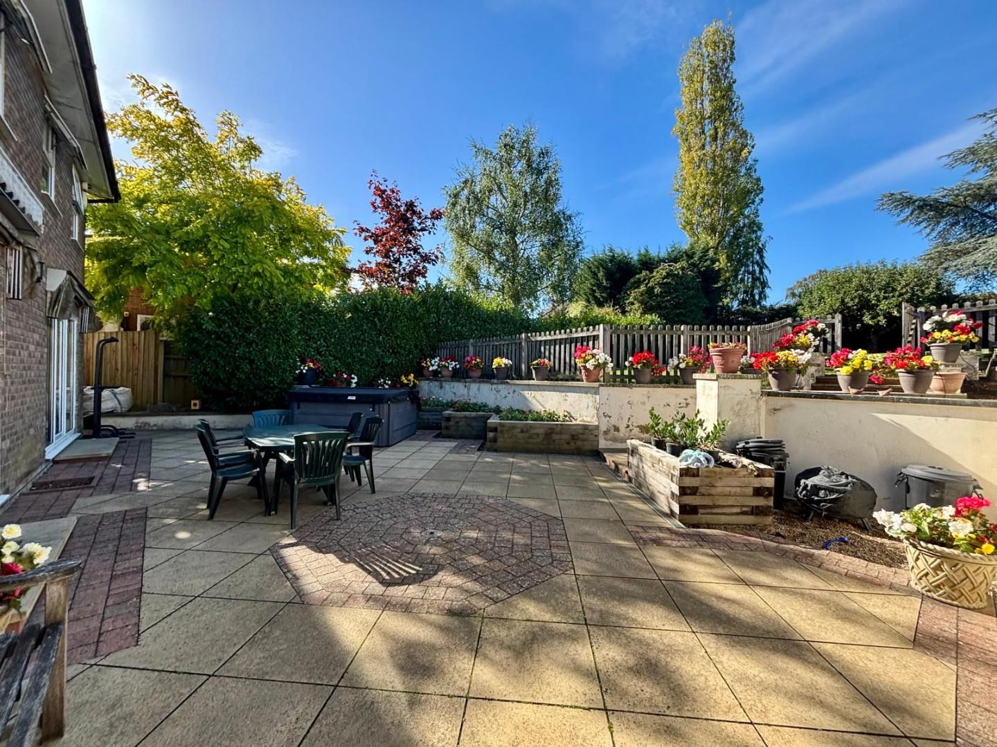 Thorburn Road, Weston Favell Village