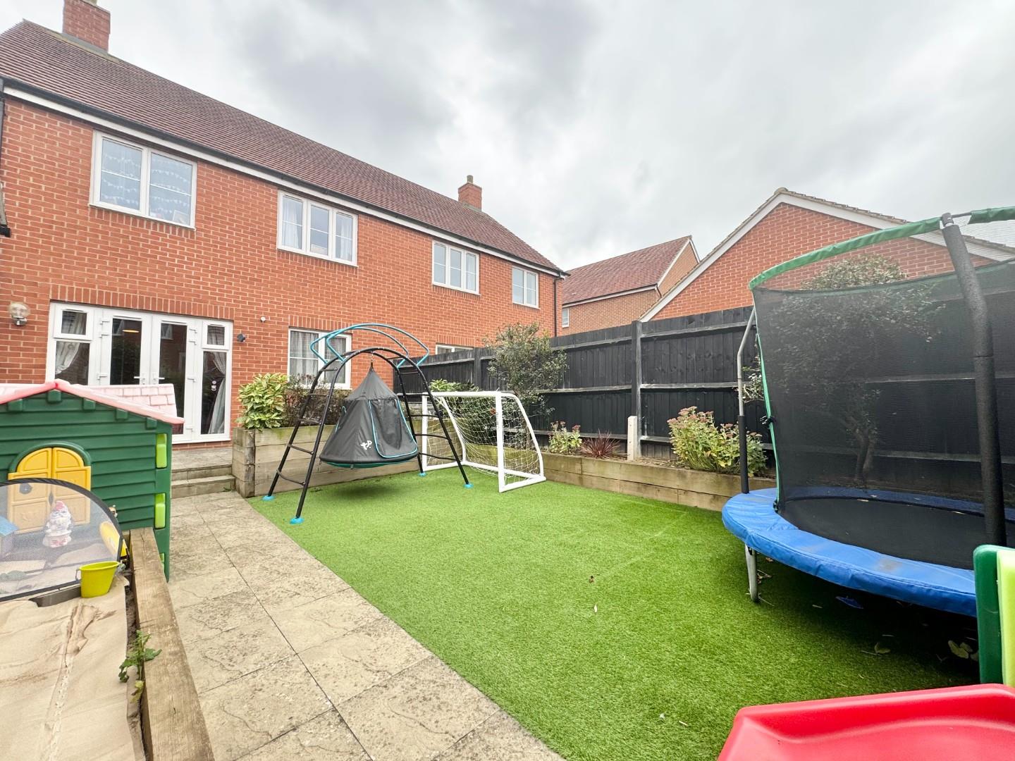 Ellis Way, Abington Vale