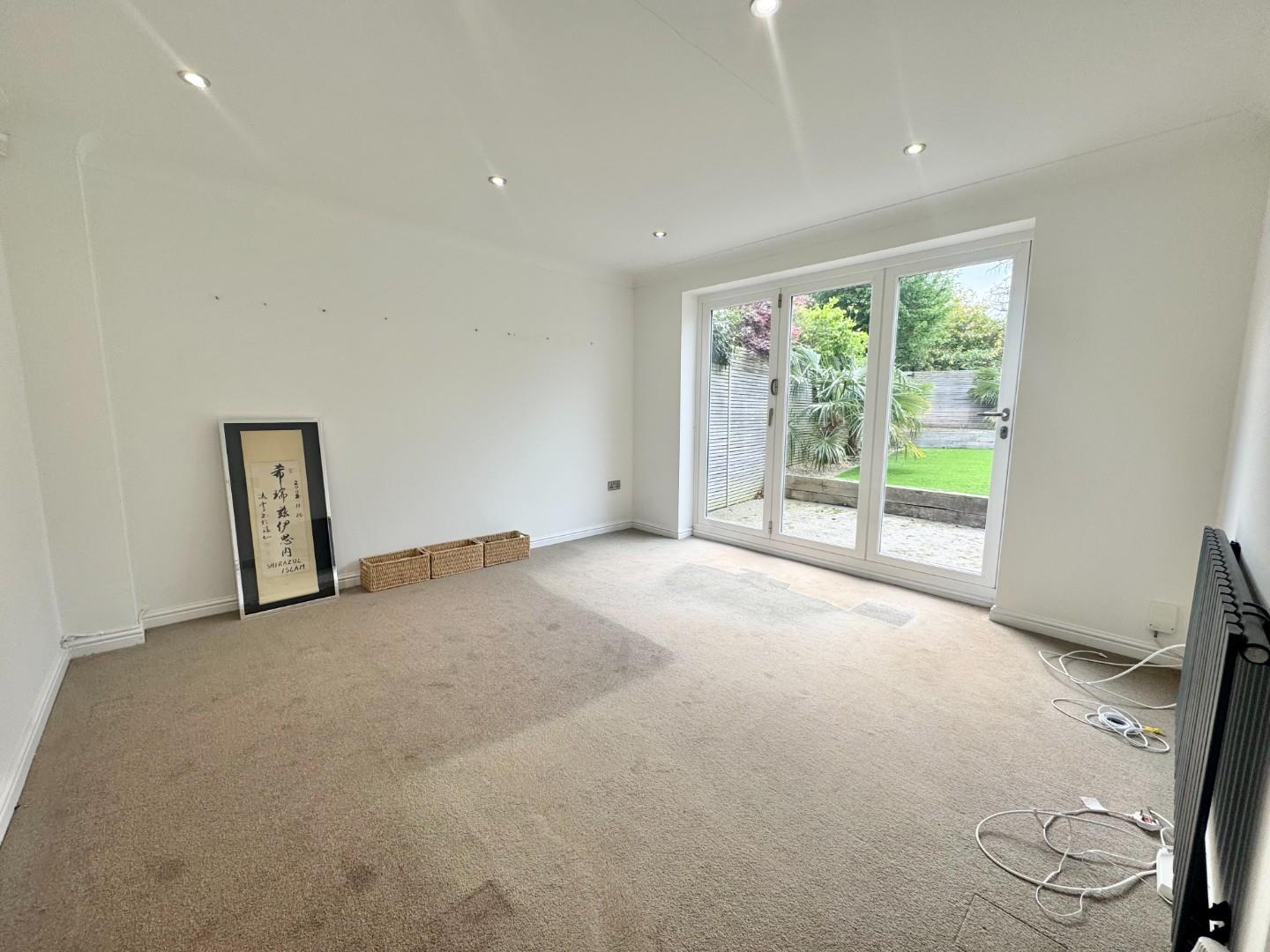 Bougainvillea Drive, Abington Vale