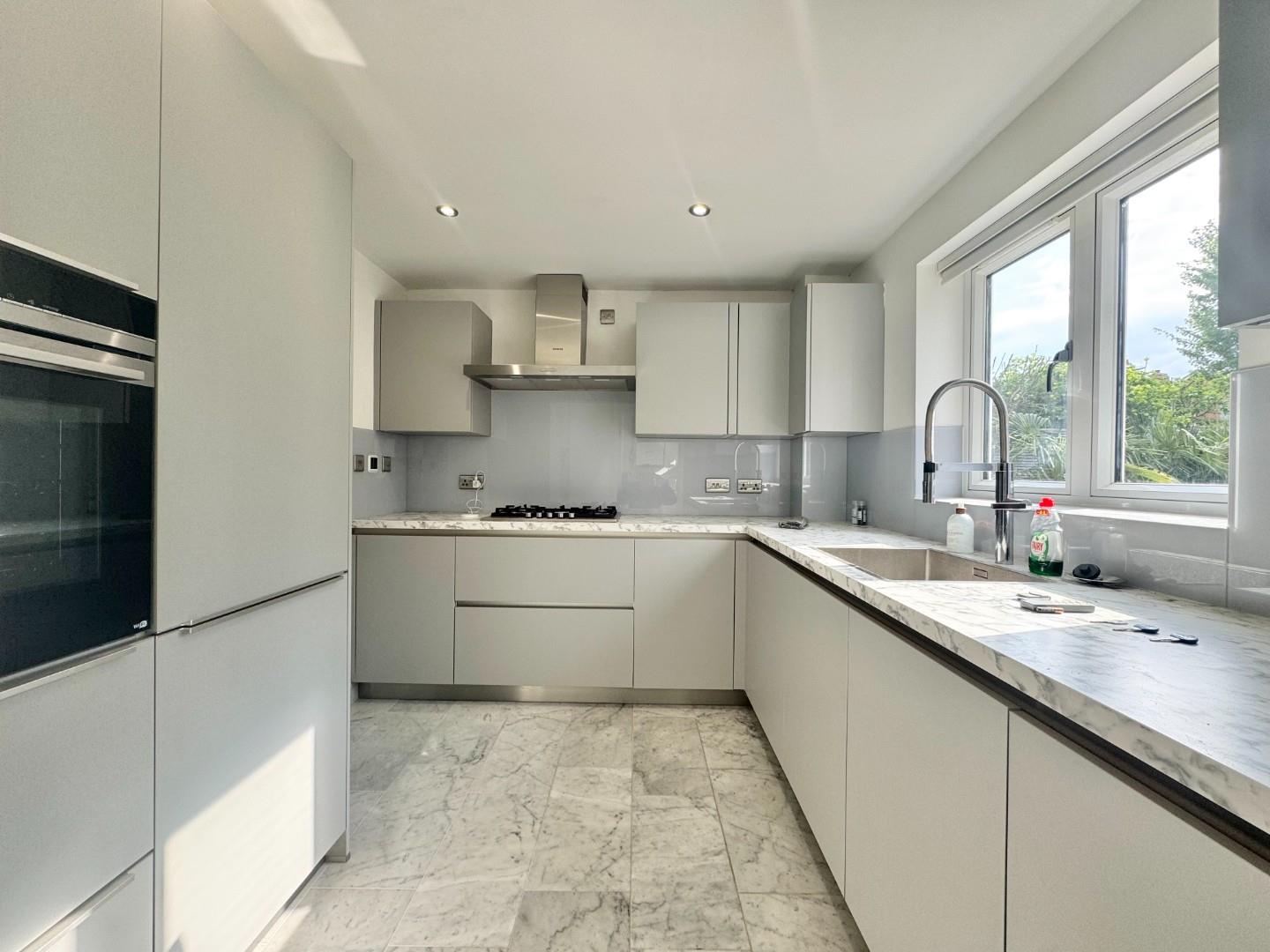 Bougainvillea Drive, Abington Vale