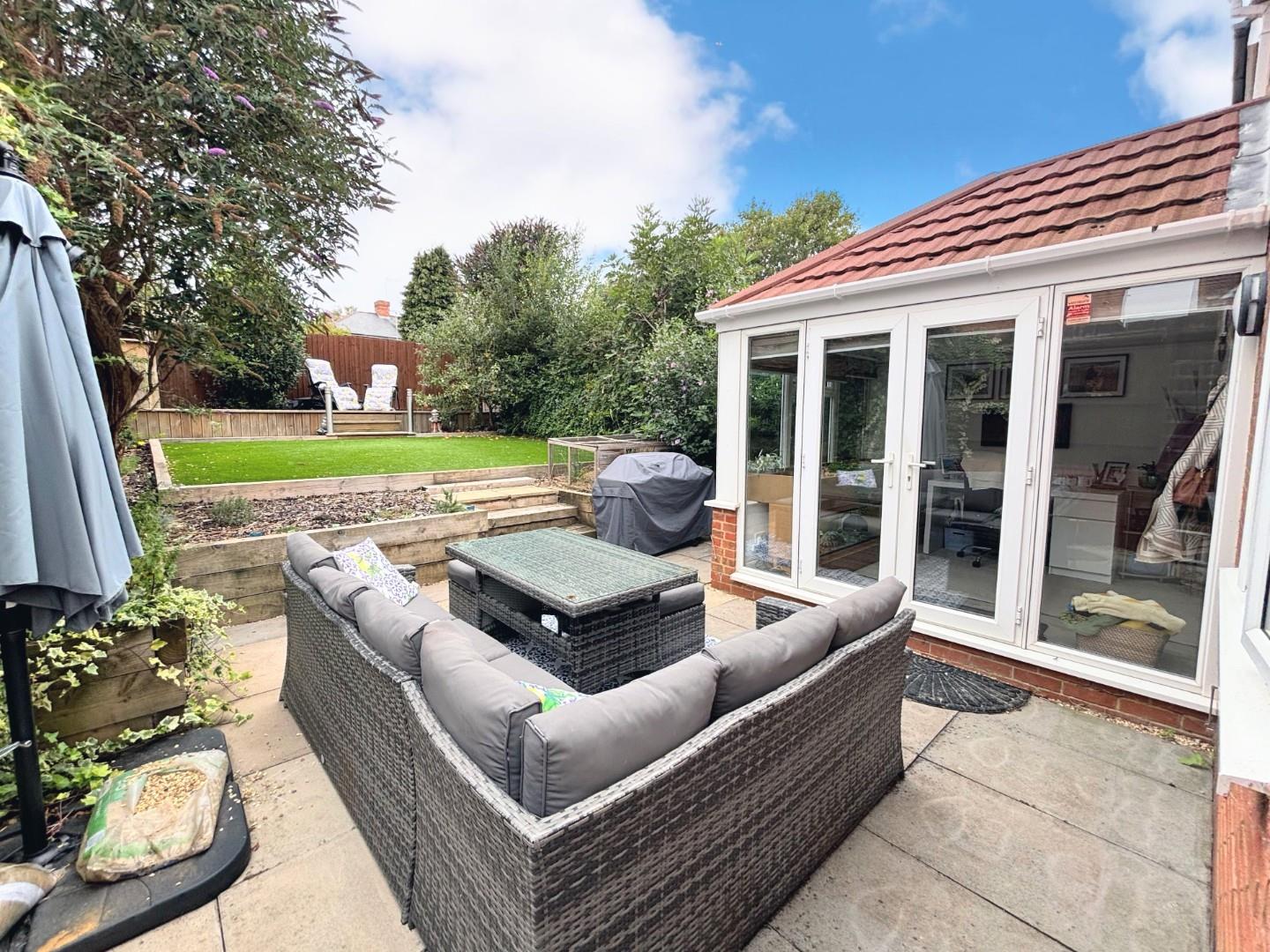 Farmers Close, Wootton Fields