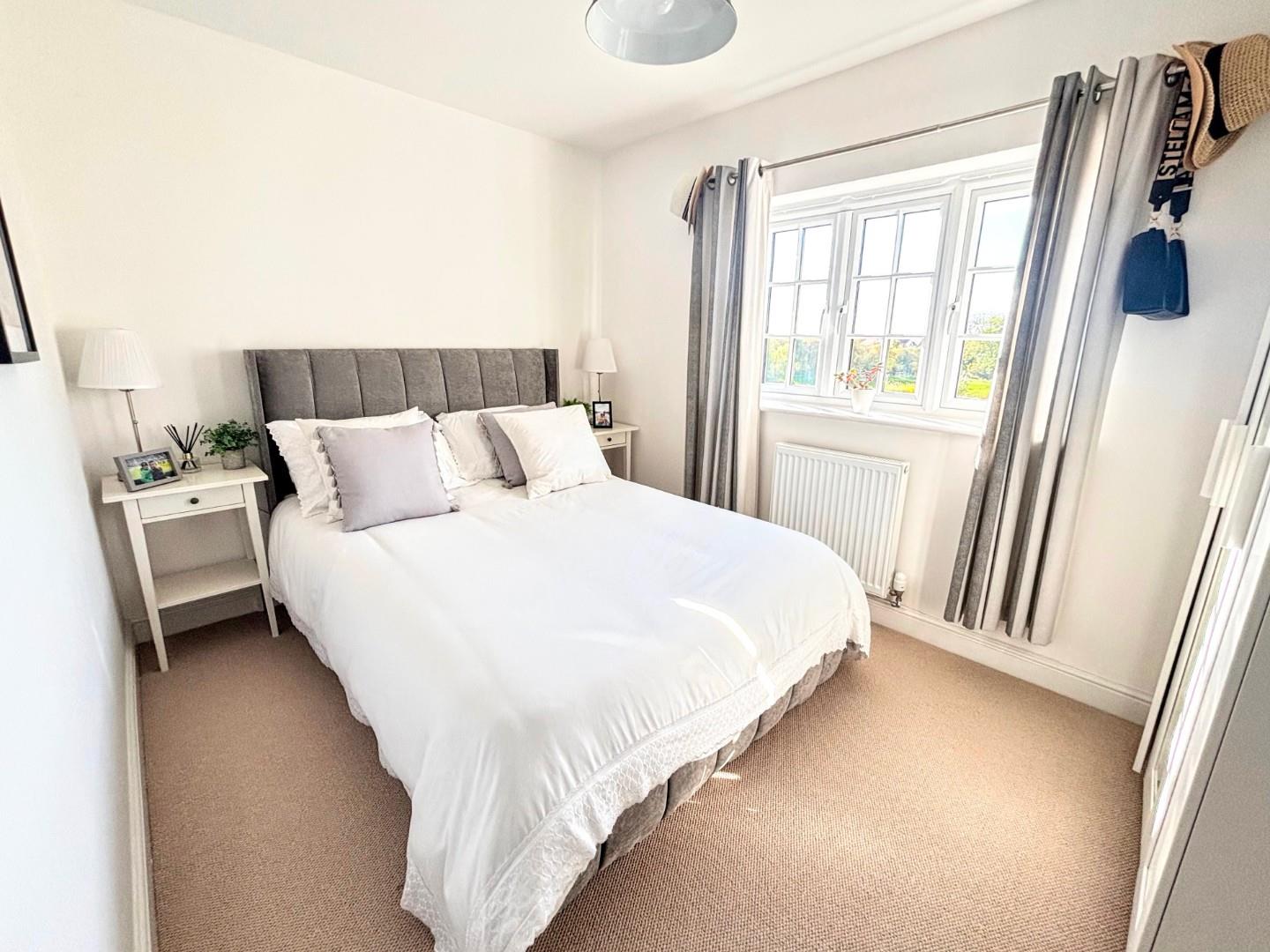 Clover Lane, Wootton Fields