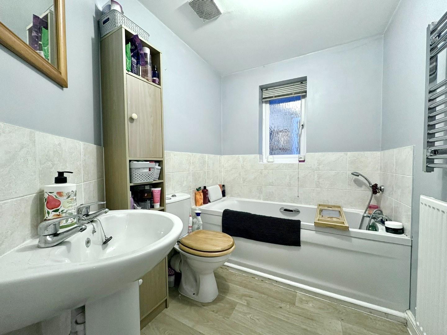 Robinson Way, Wootton Fields