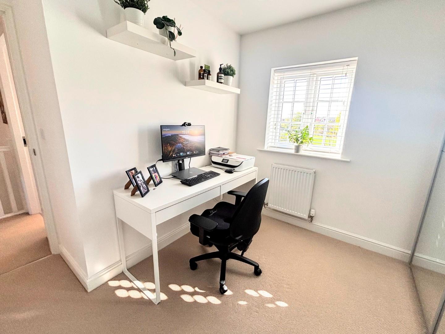 Clover Lane, Wootton Fields