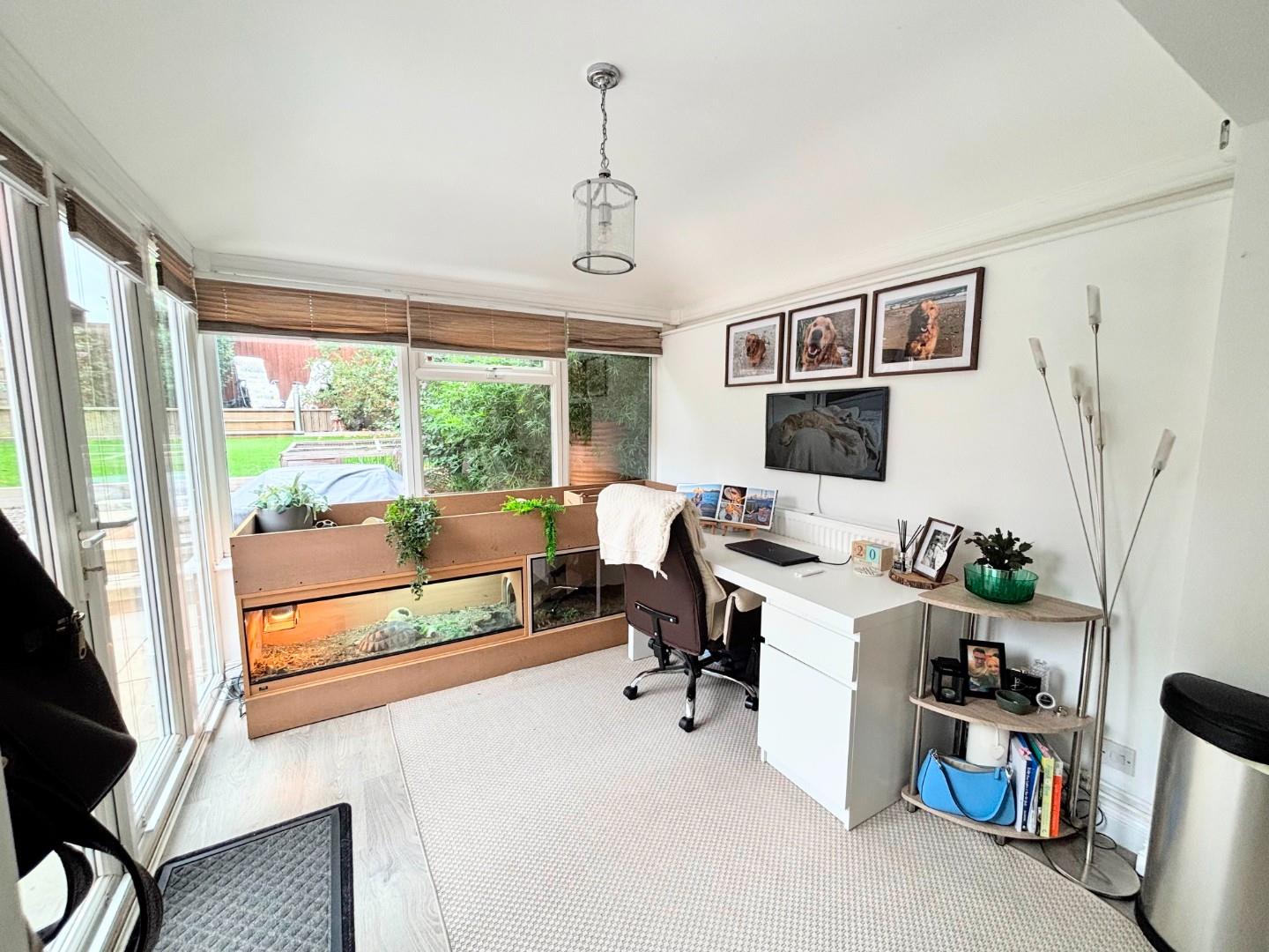 Farmers Close, Wootton Fields