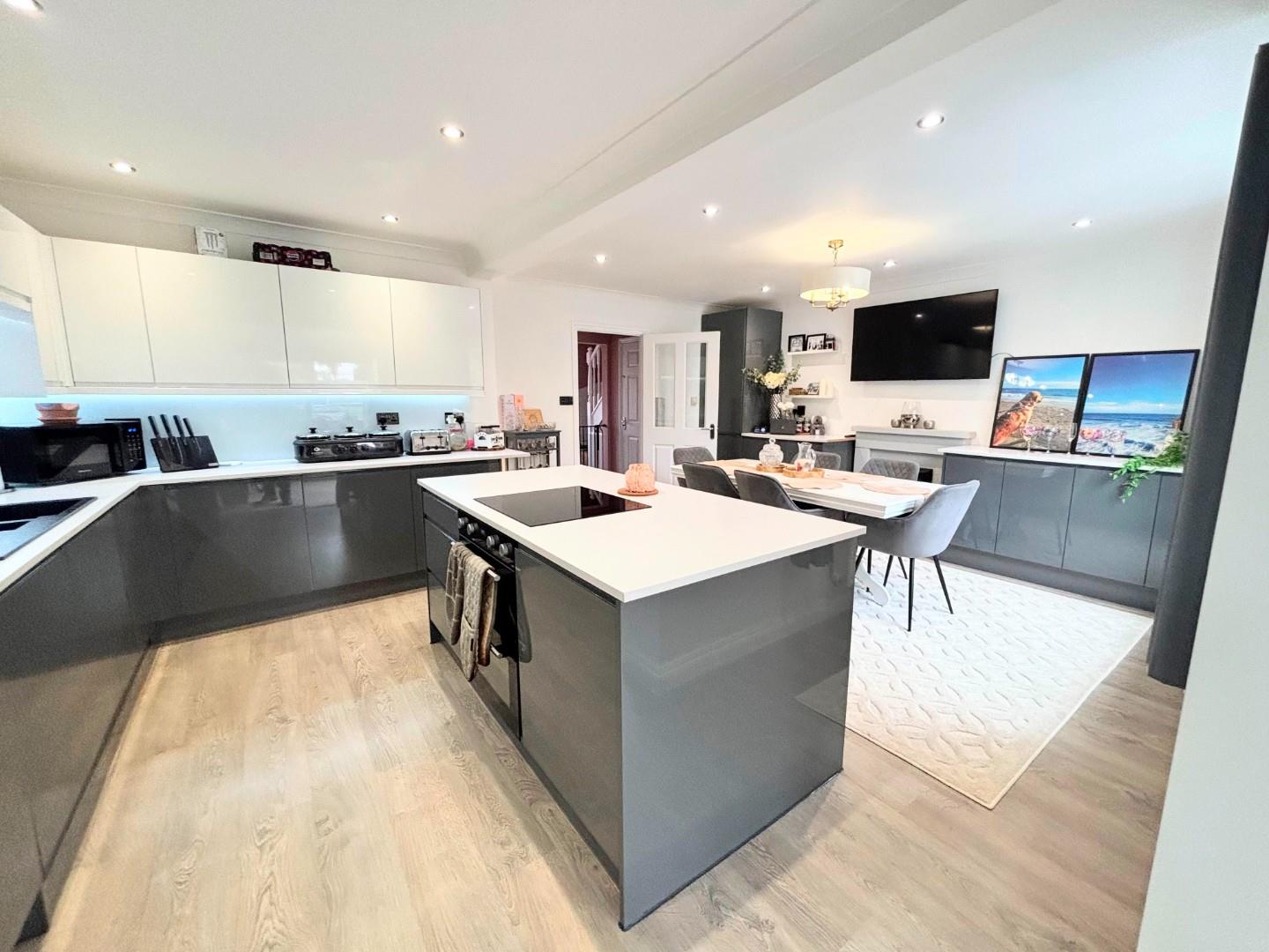 Farmers Close, Wootton Fields