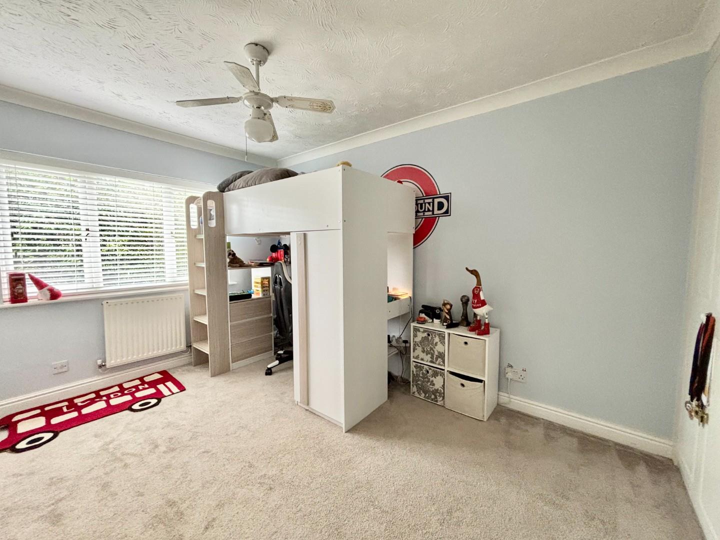 Middle Greeve, Wootton Fields