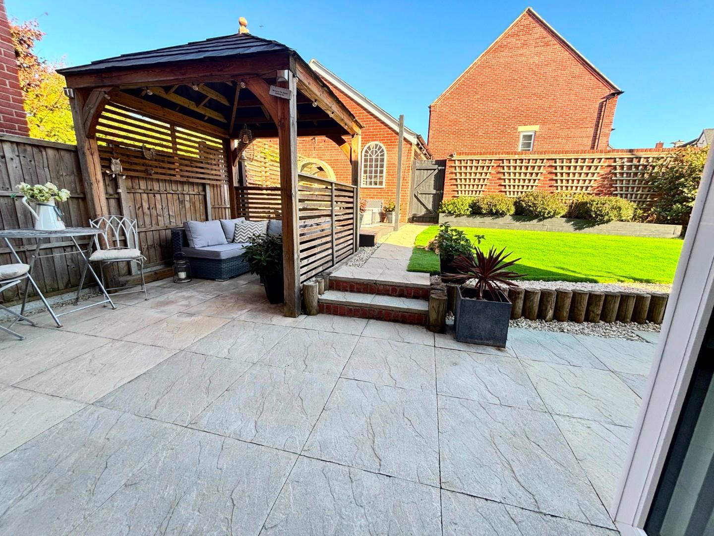 Clover Lane, Wootton Fields