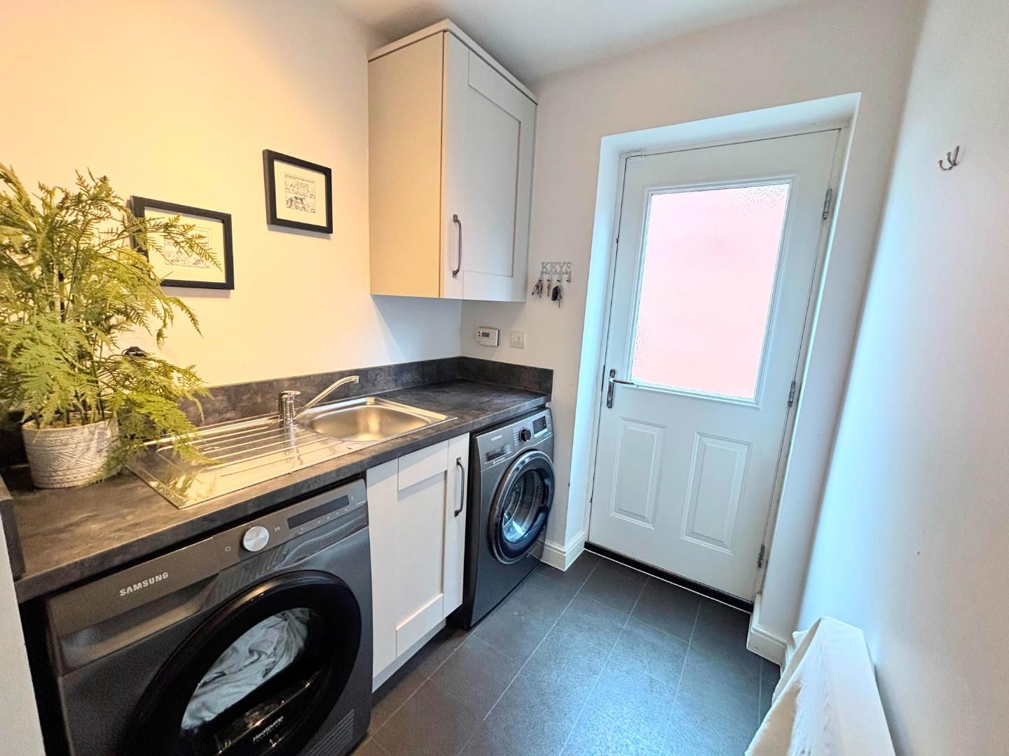 Clover Lane, Wootton