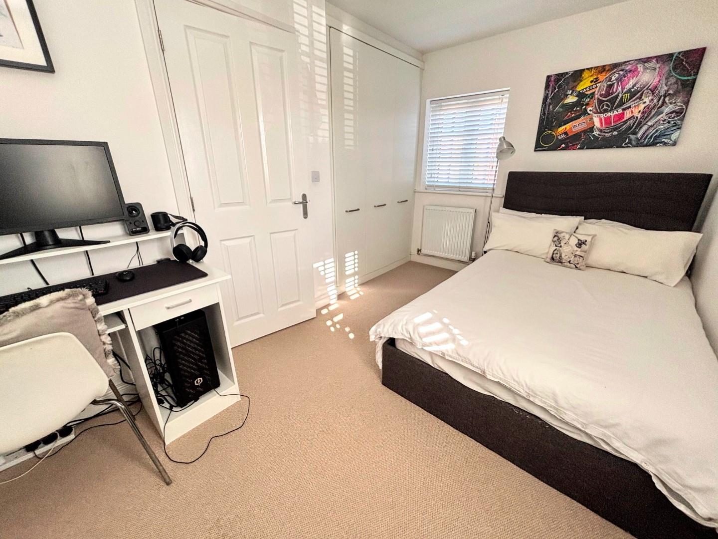 Clover Lane, Wootton Fields