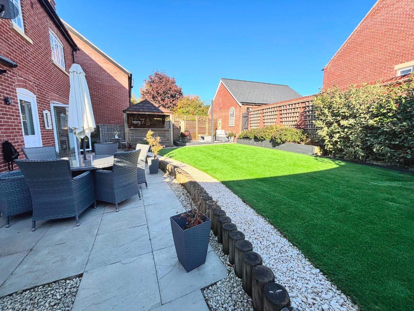 Clover Lane, Wootton Fields