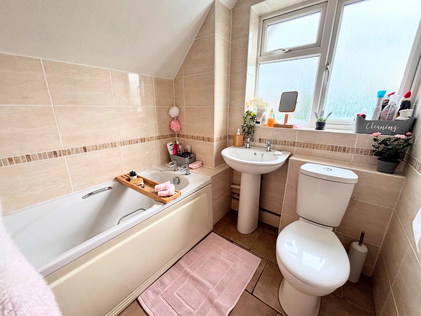 Chestnut Avenue, Wootton Village