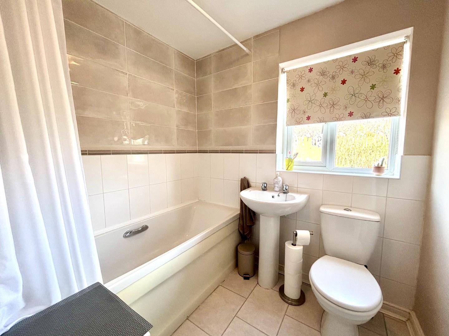 Robinson Way, Wootton Fields