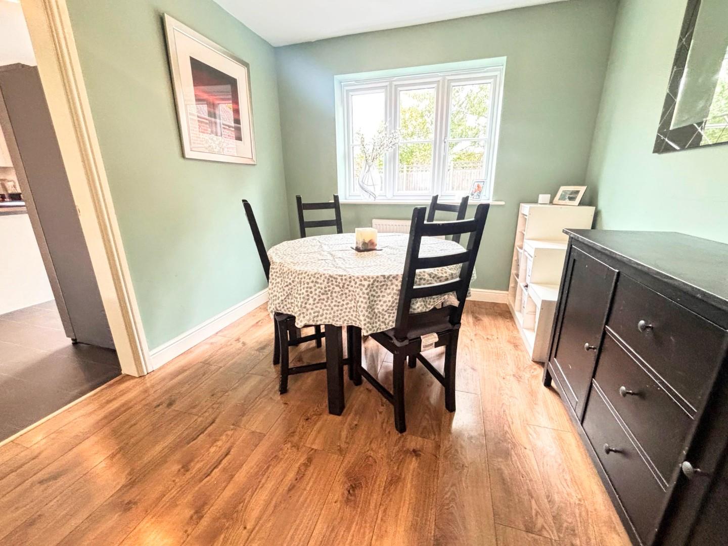 Clover Lane, Wootton