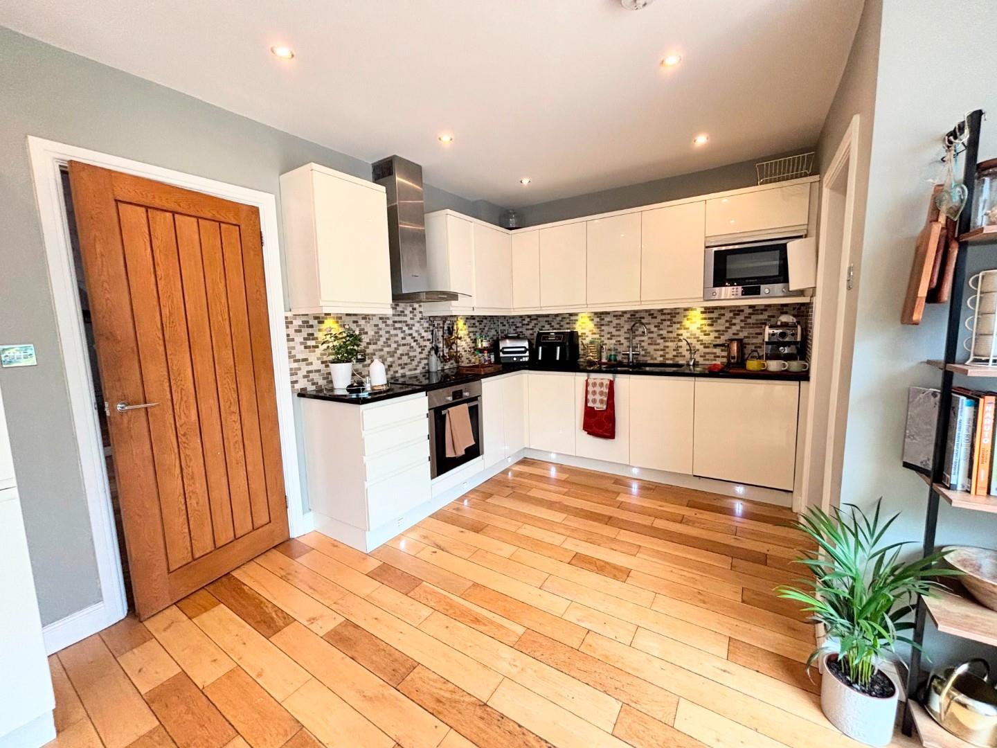 Chestnut Avenue, Wootton Village