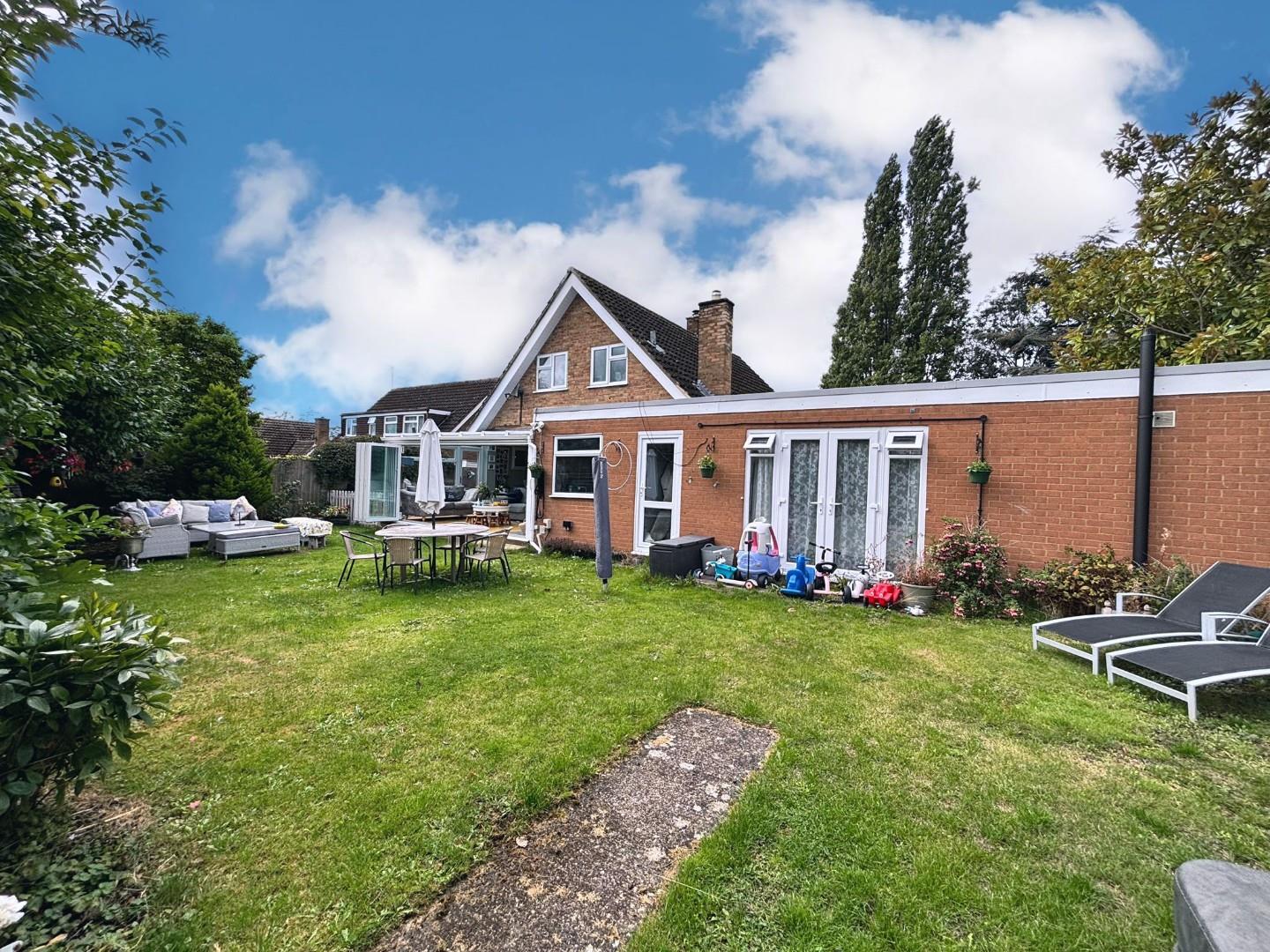 Chestnut Avenue, Wootton Village