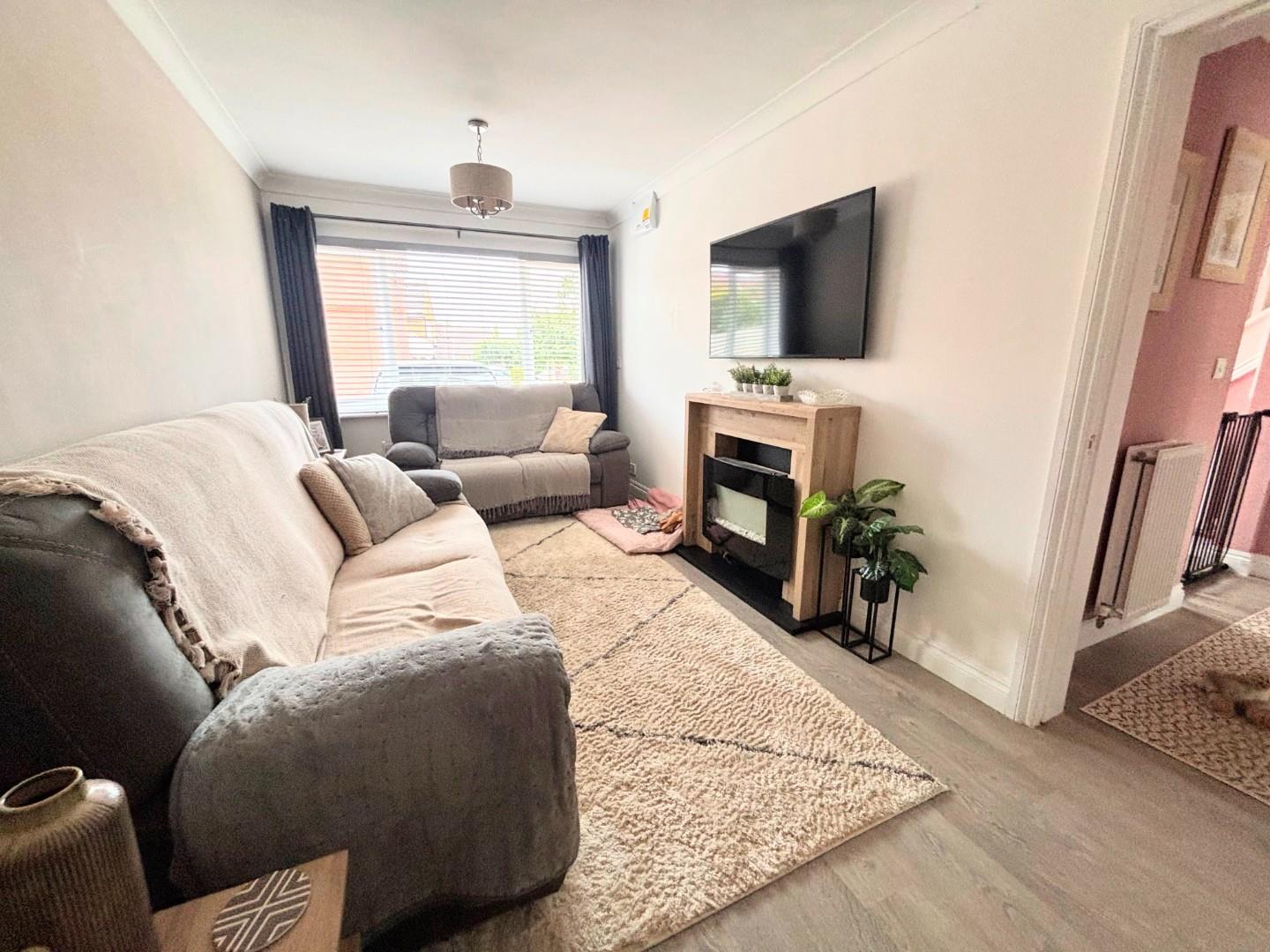 Farmers Close, Wootton Fields