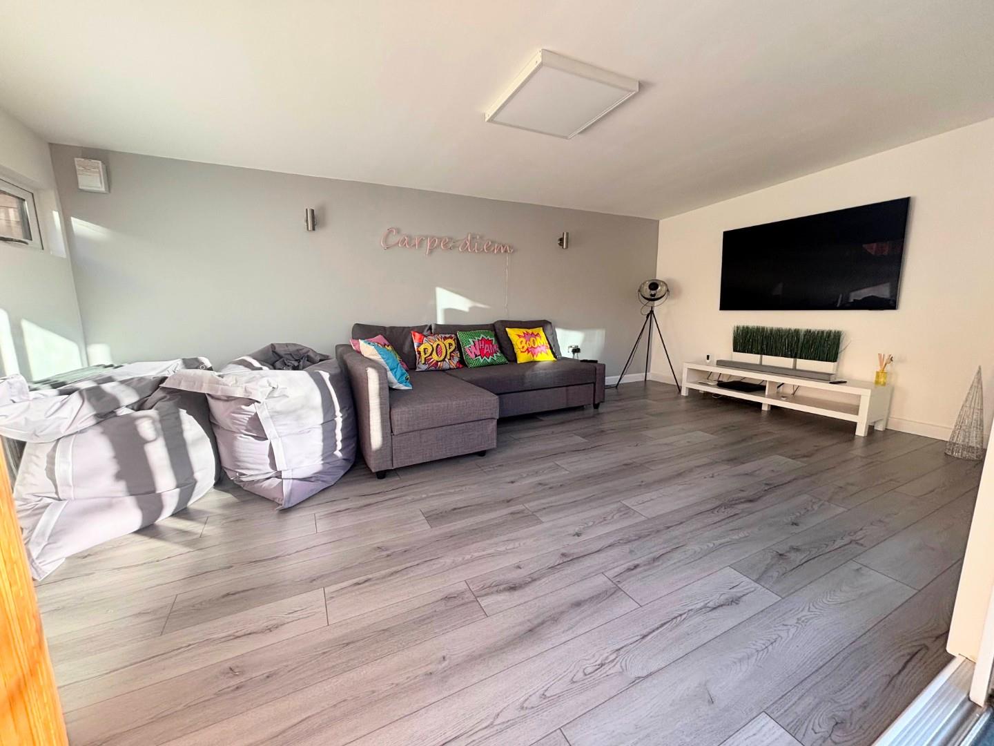 Spartan Close, Wootton Fields