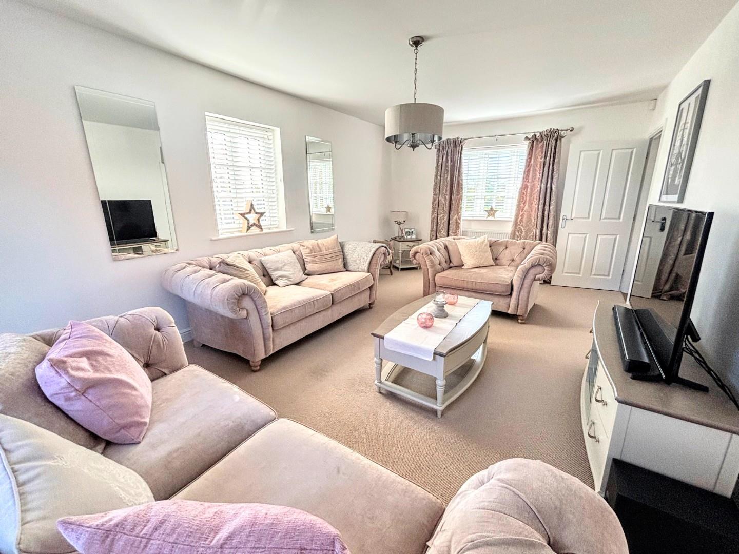 Clover Lane, Wootton Fields